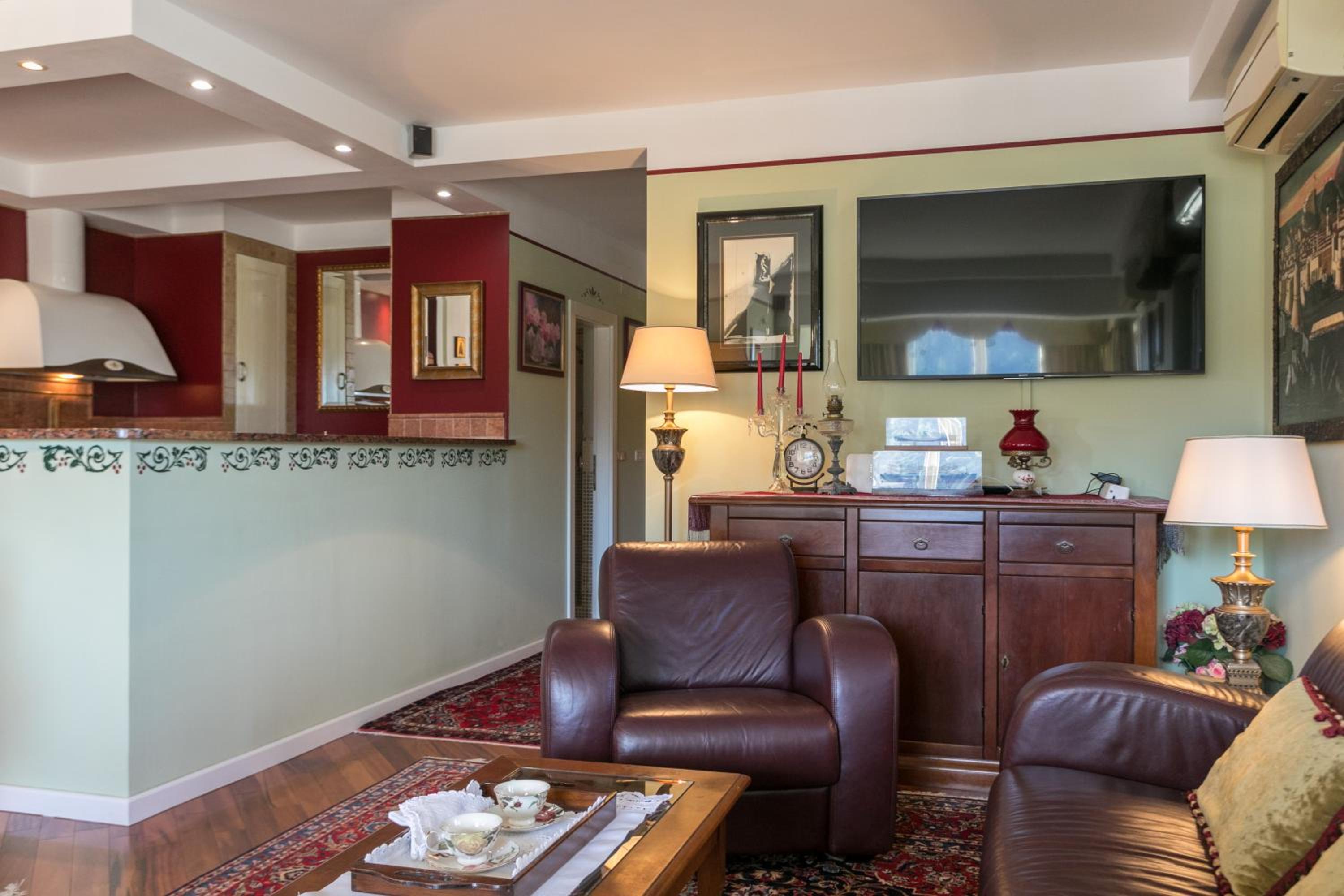 Deluxe Apartment