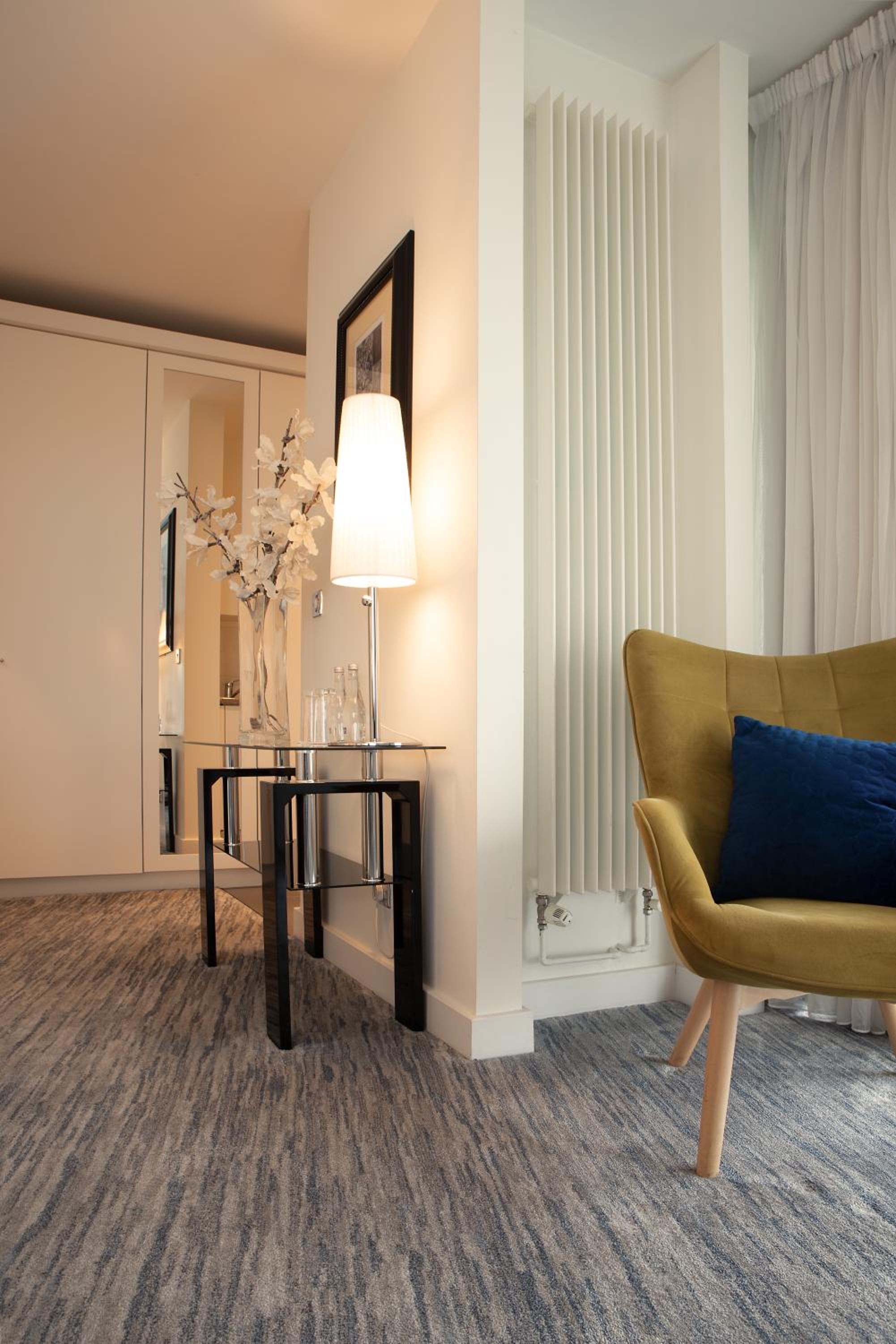 Suite - Photo 5