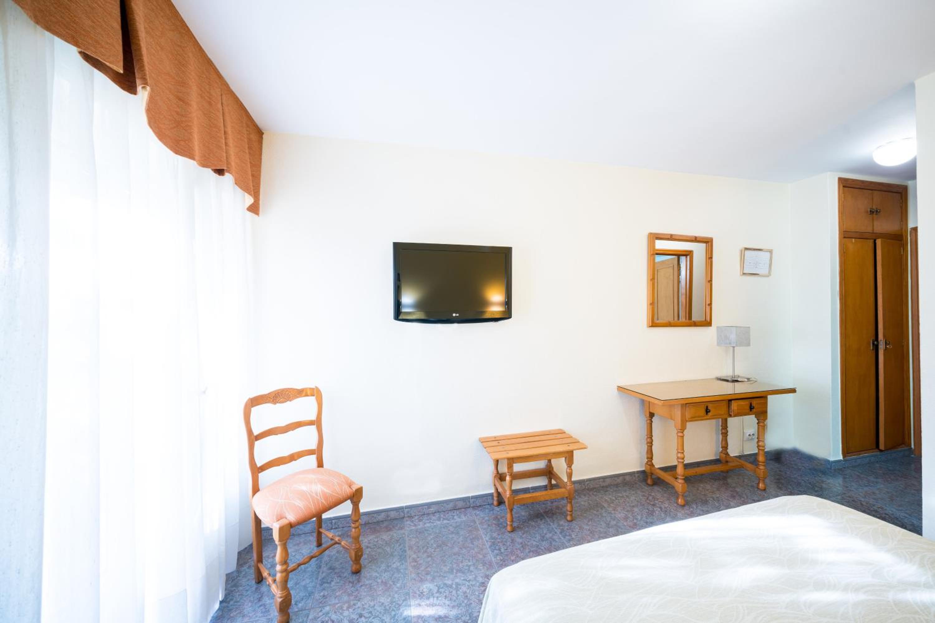 Habitación Estándar con Cama Queen