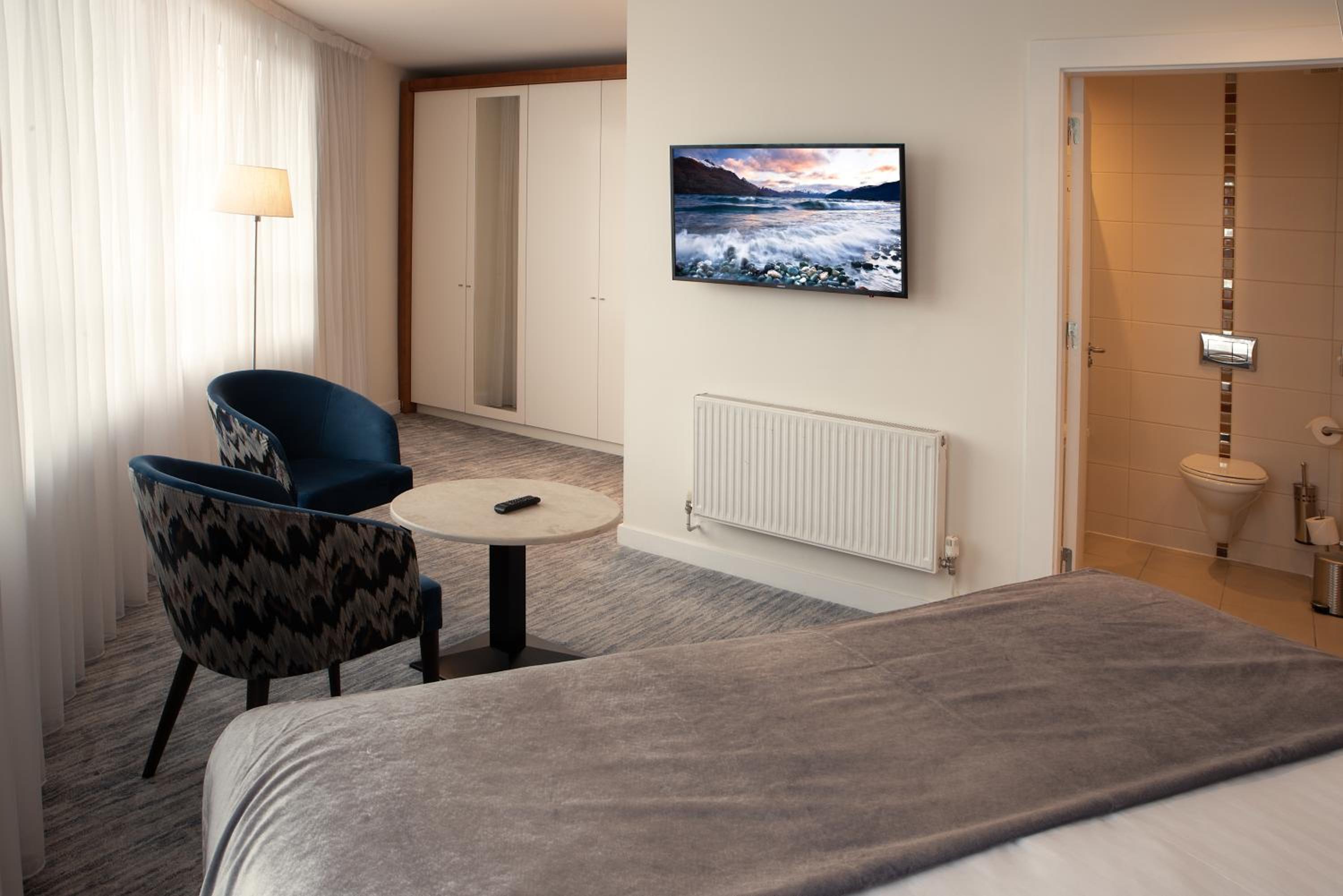 Deluxe King Room photo 1
