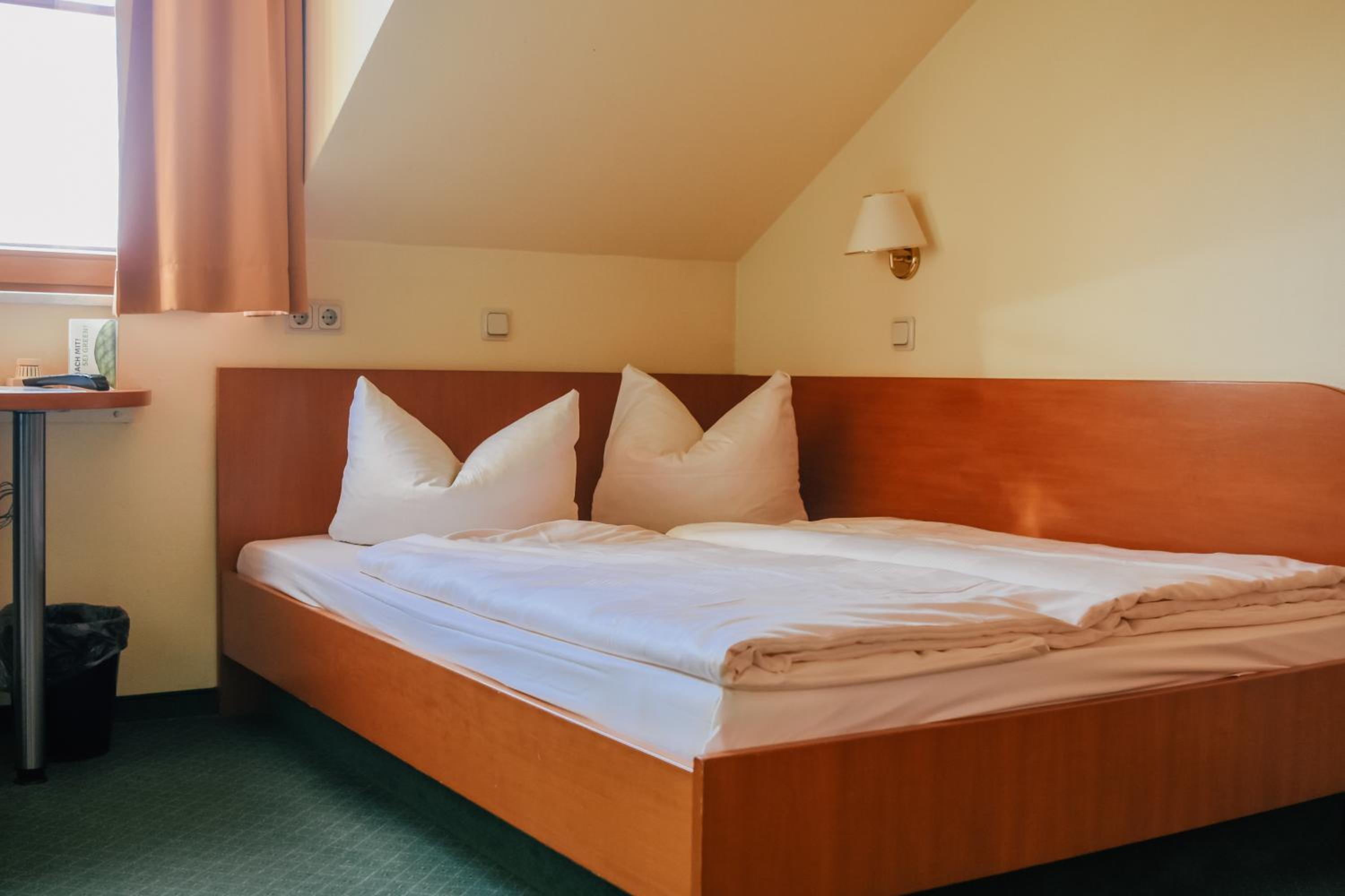 Double Room - Queen Size Bed - Photo 1
