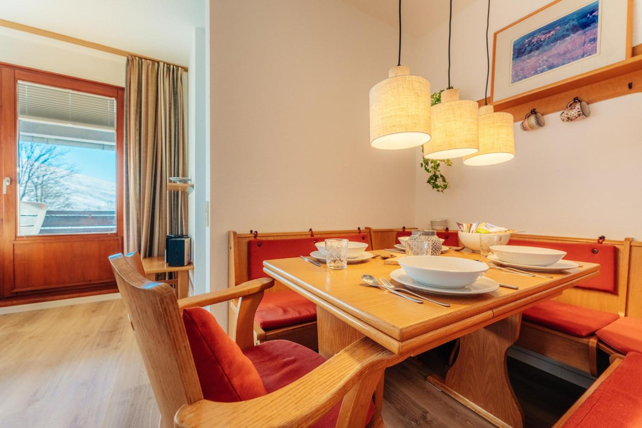 Apartment with Mountain View - Photo 4
