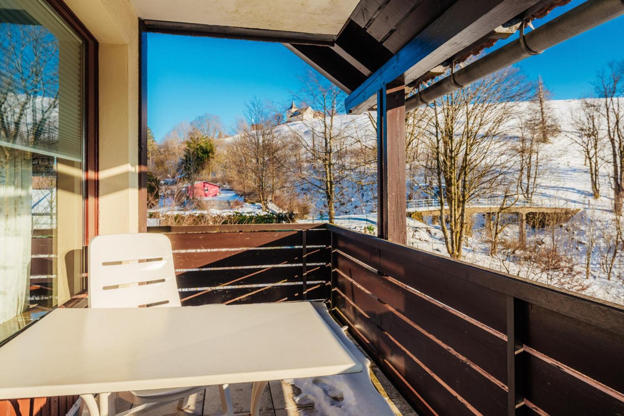 Apartment with Mountain View - Photo 7