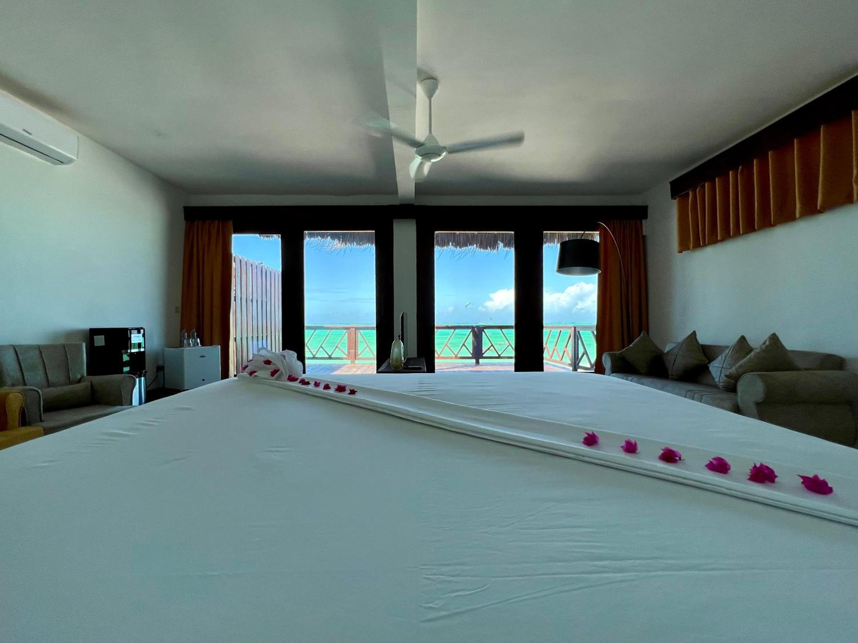 Junior Suite with Ocean View - Photo 1