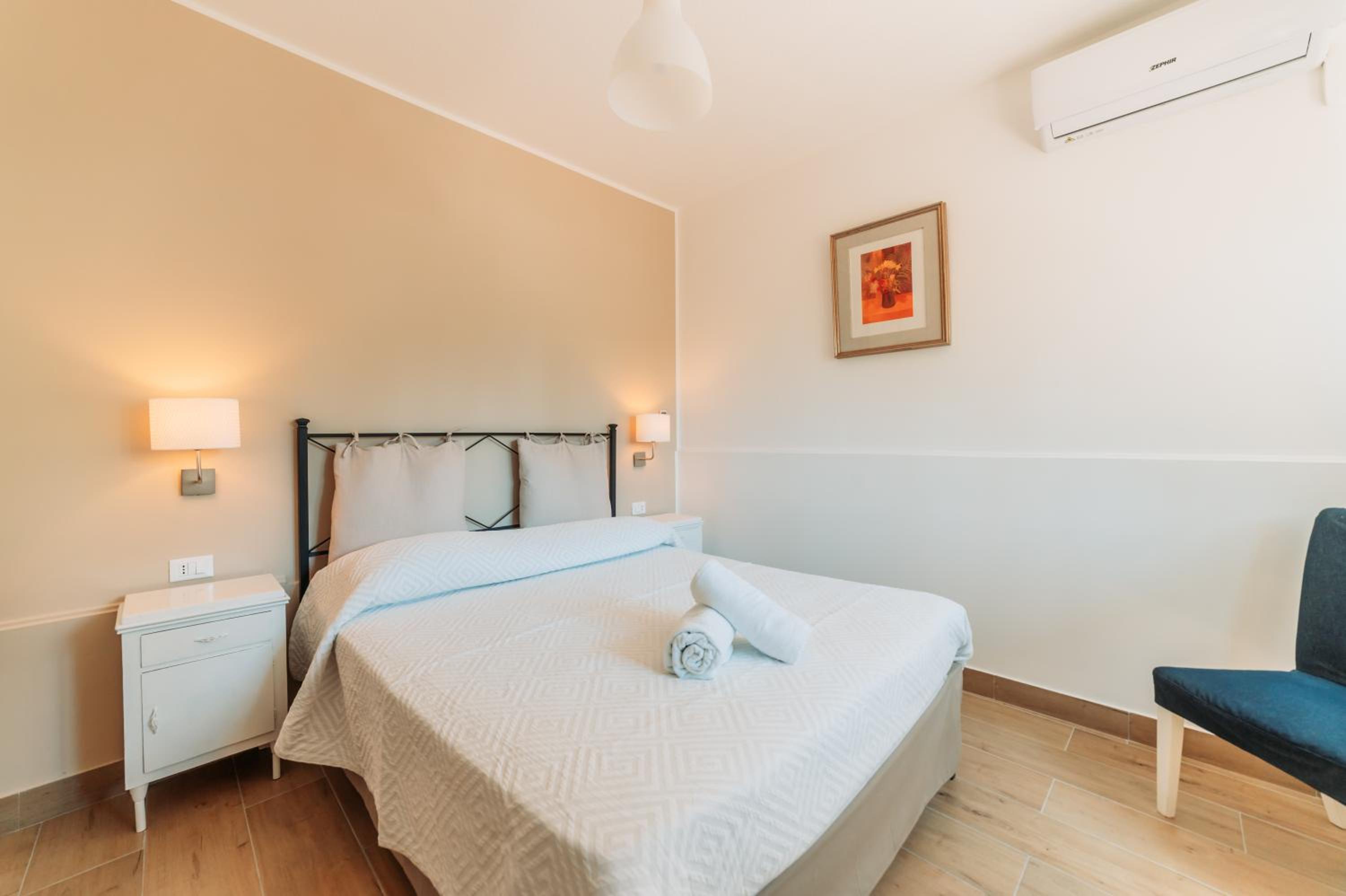 Double Room with Private Bathroom photo 3