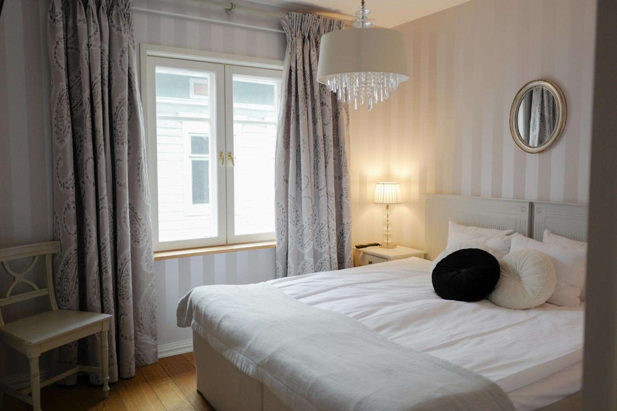Standard Double or Twin Room photo 3