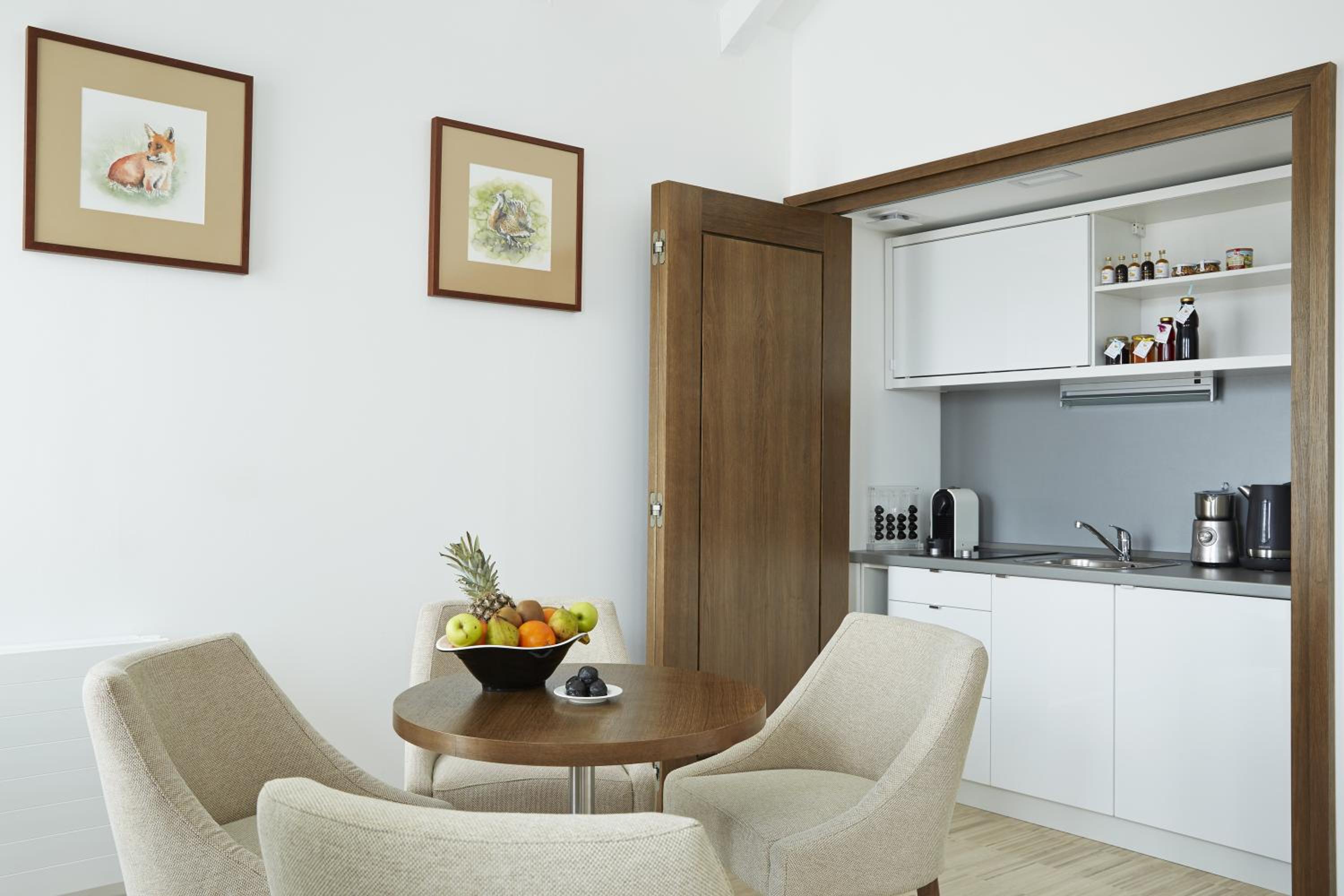 Apartment photo 2
