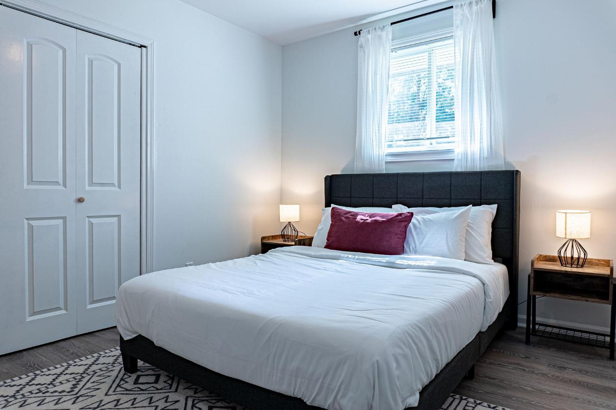 Three-Bedroom House photo 2