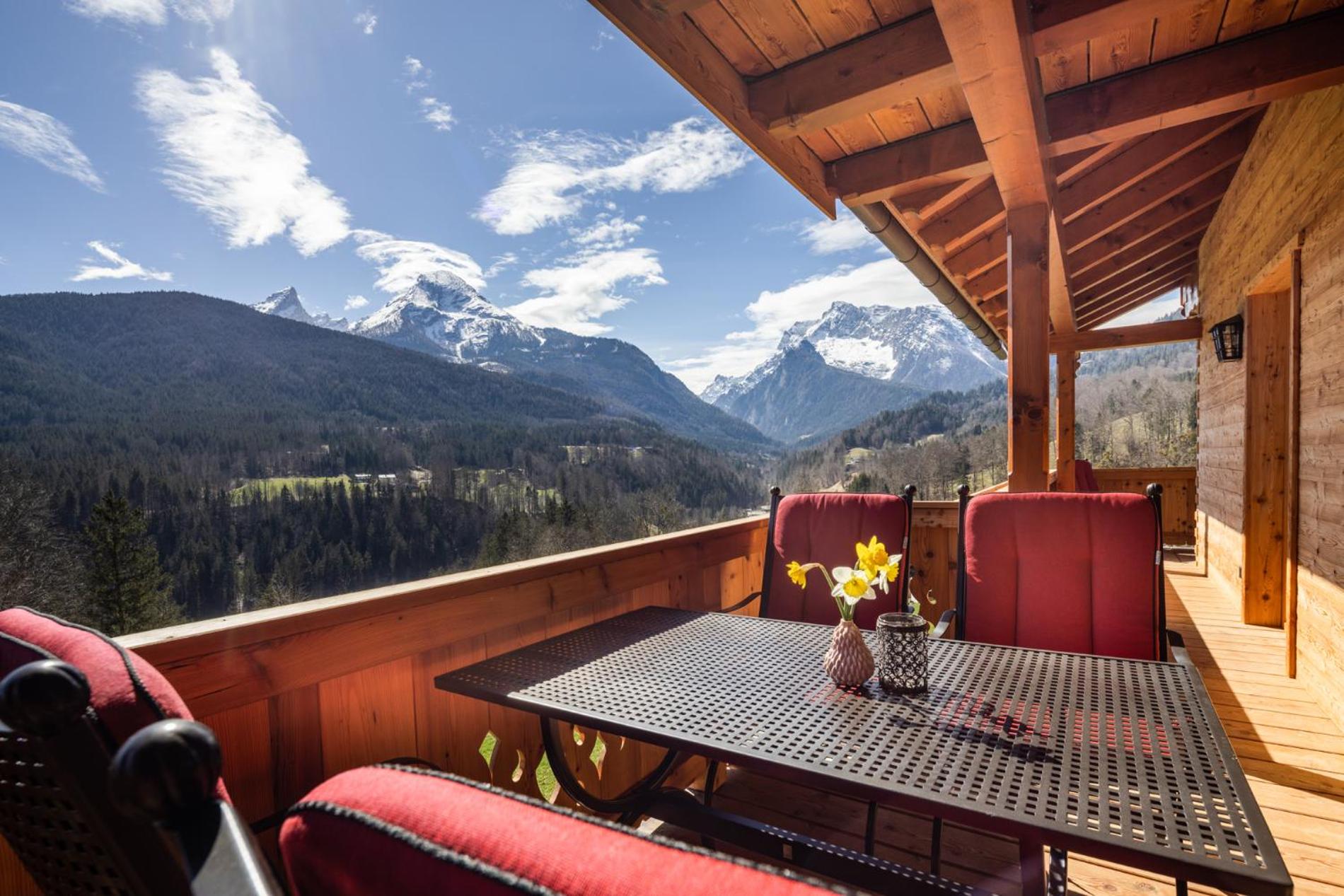 Apartment with Mountain View photo 3
