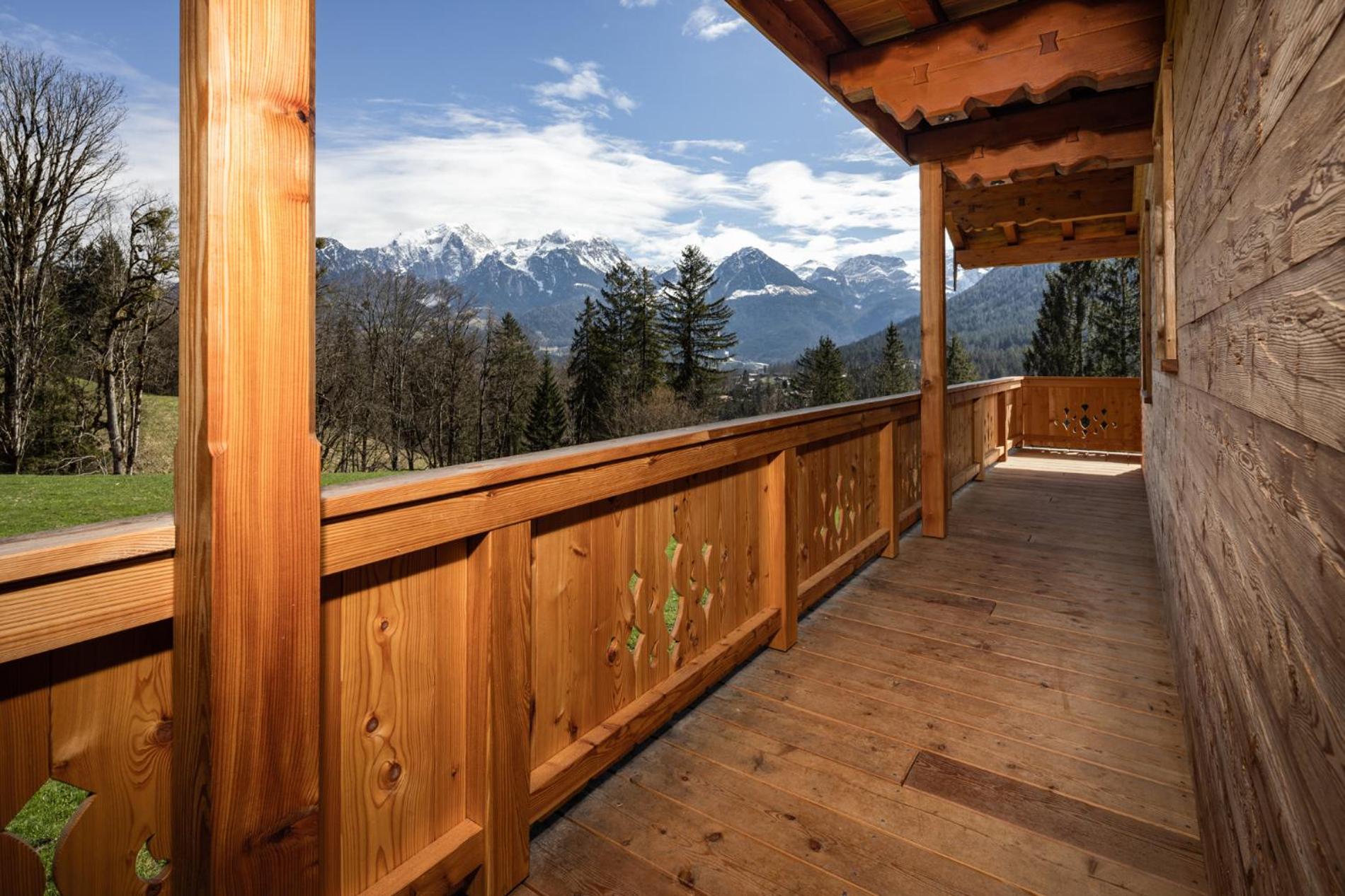 Apartment with Mountain View photo 2