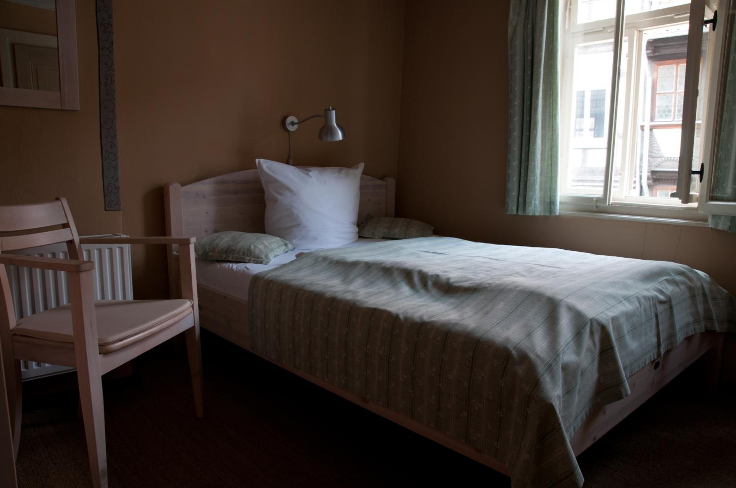 Single Room photo 3