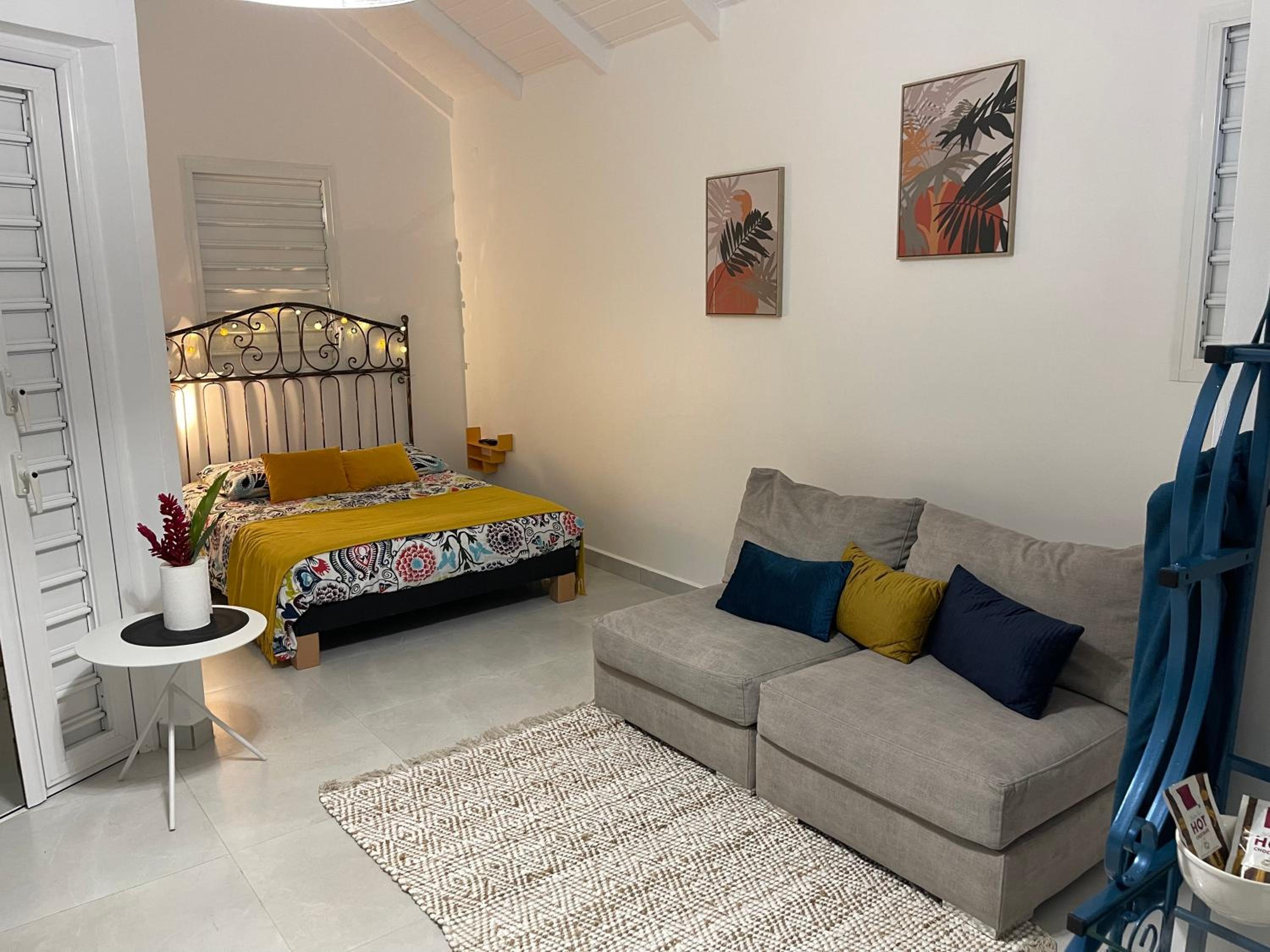 One-Bedroom House photo 1