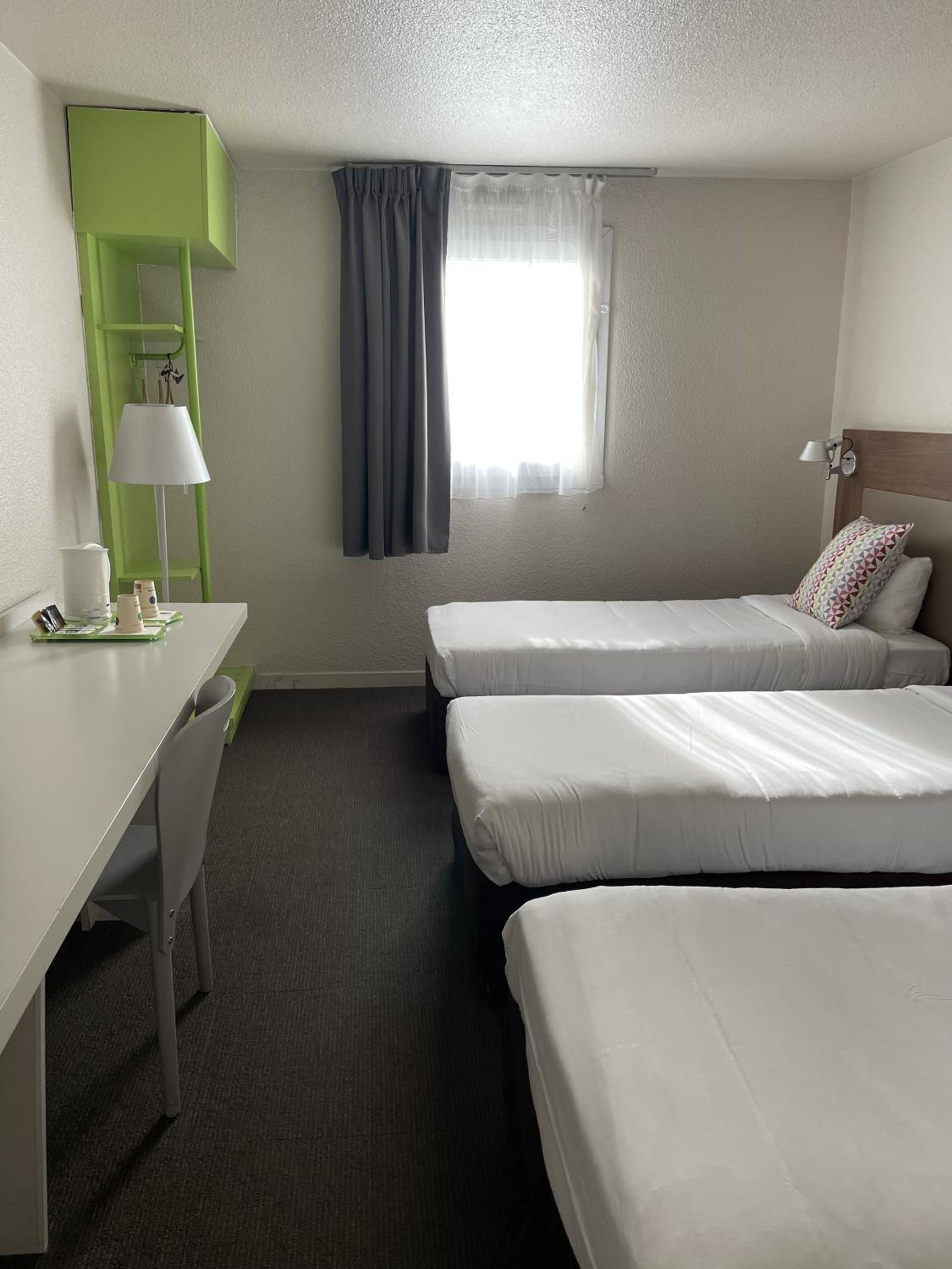 Superior Triple Room With 3 Single Beds