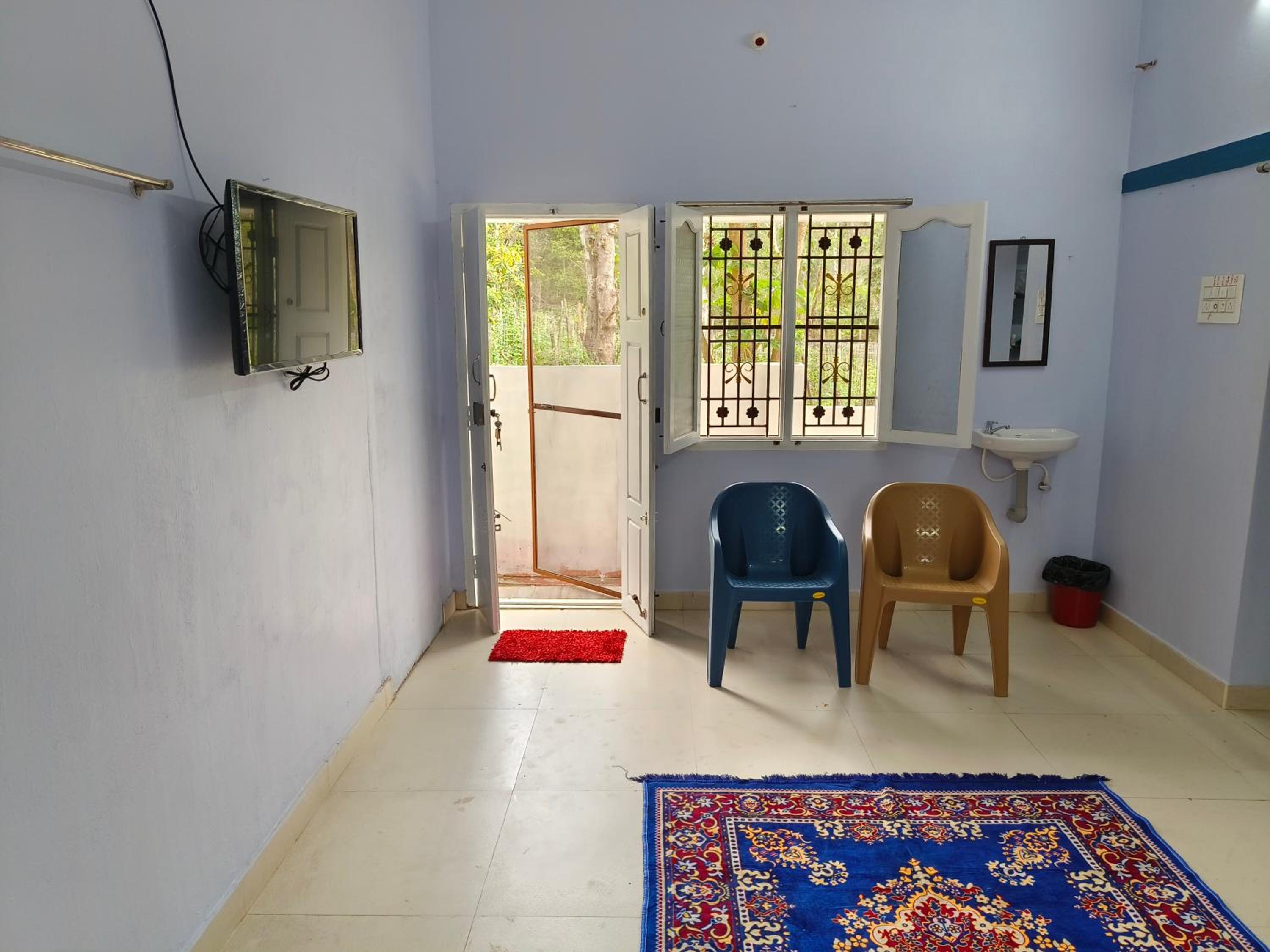 Deluxe Double Room with Balcony photo 3