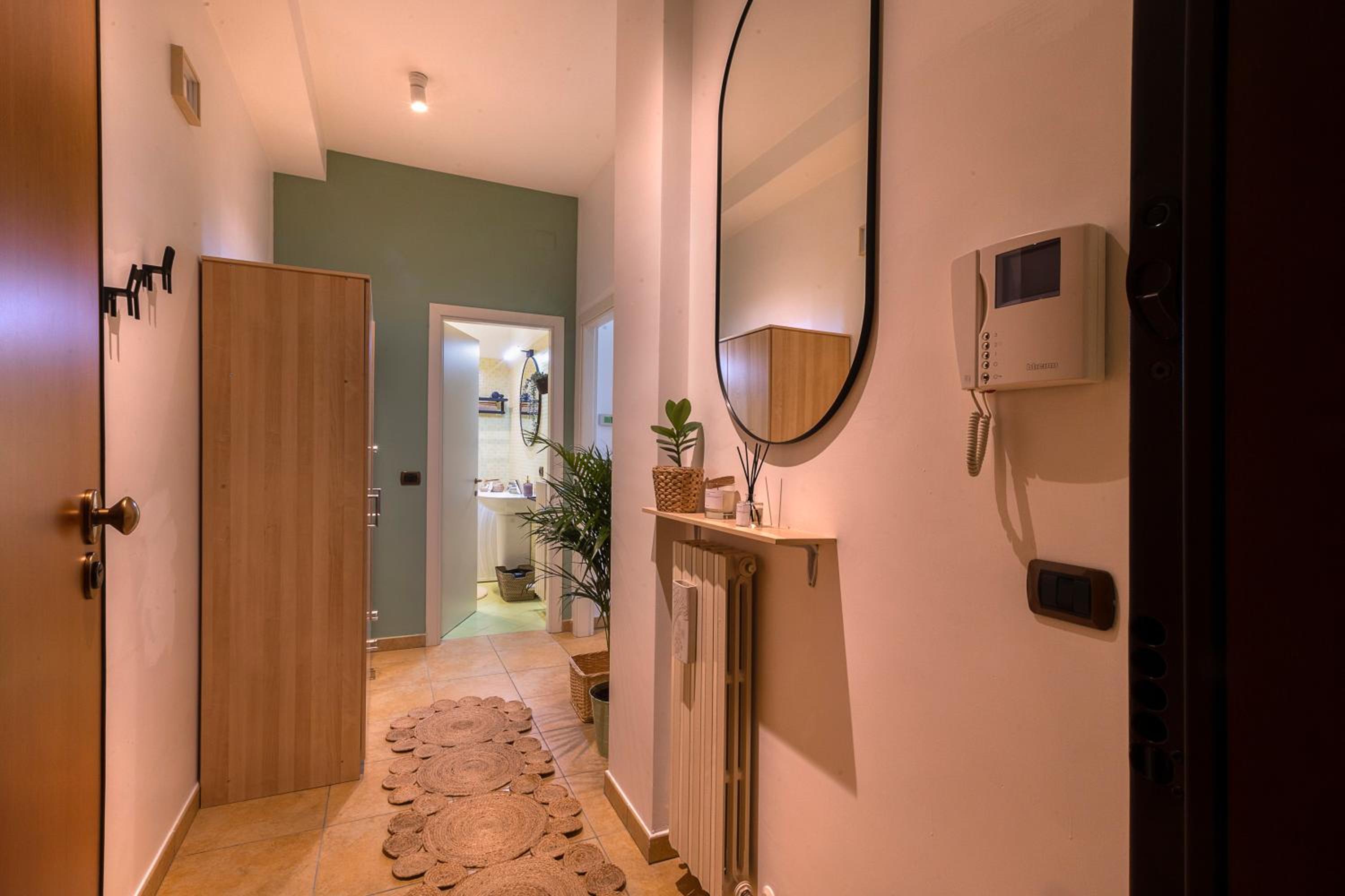One-Bedroom Apartment photo 3