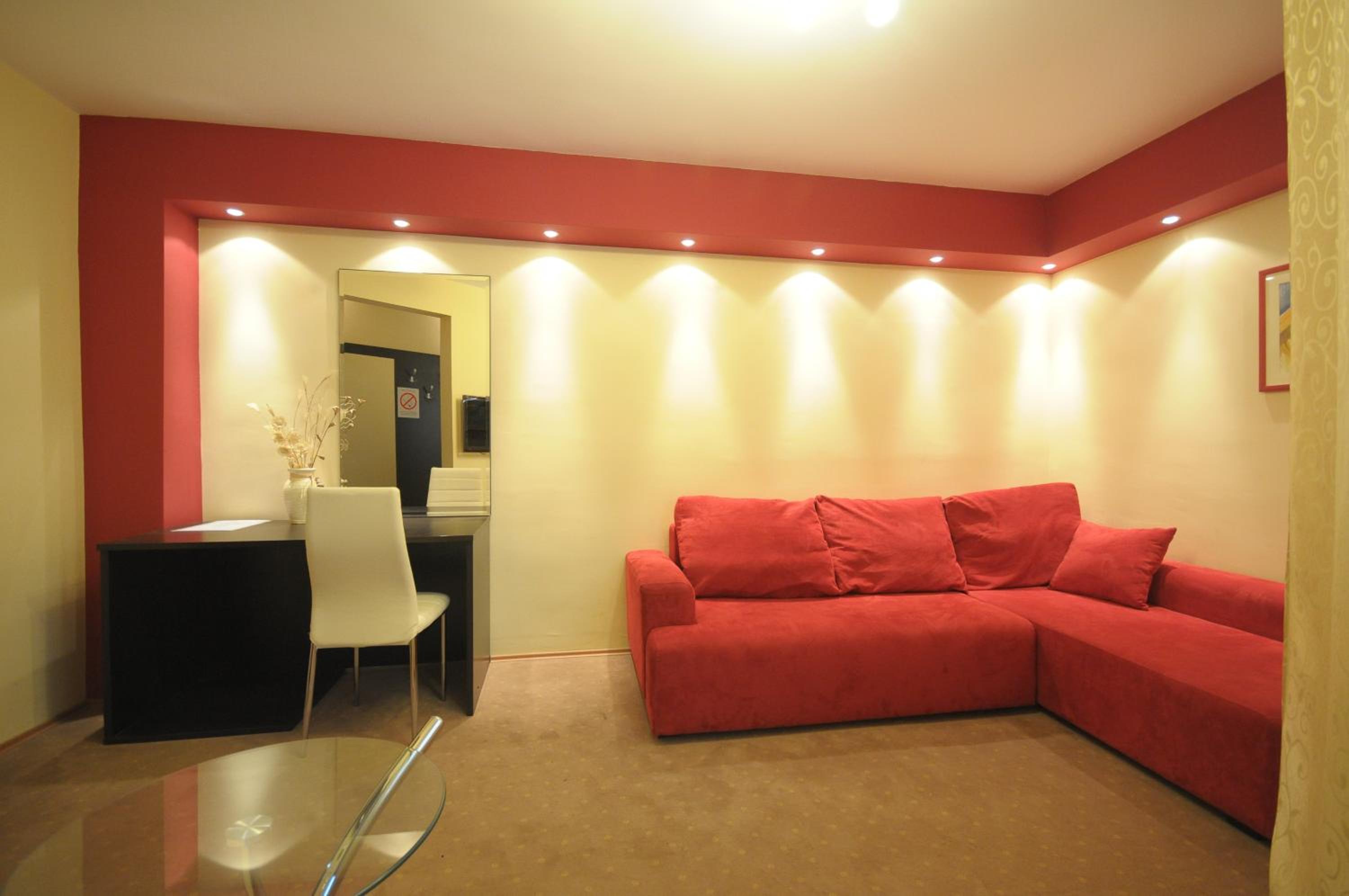 One-Bedroom Apartment - Photo 5