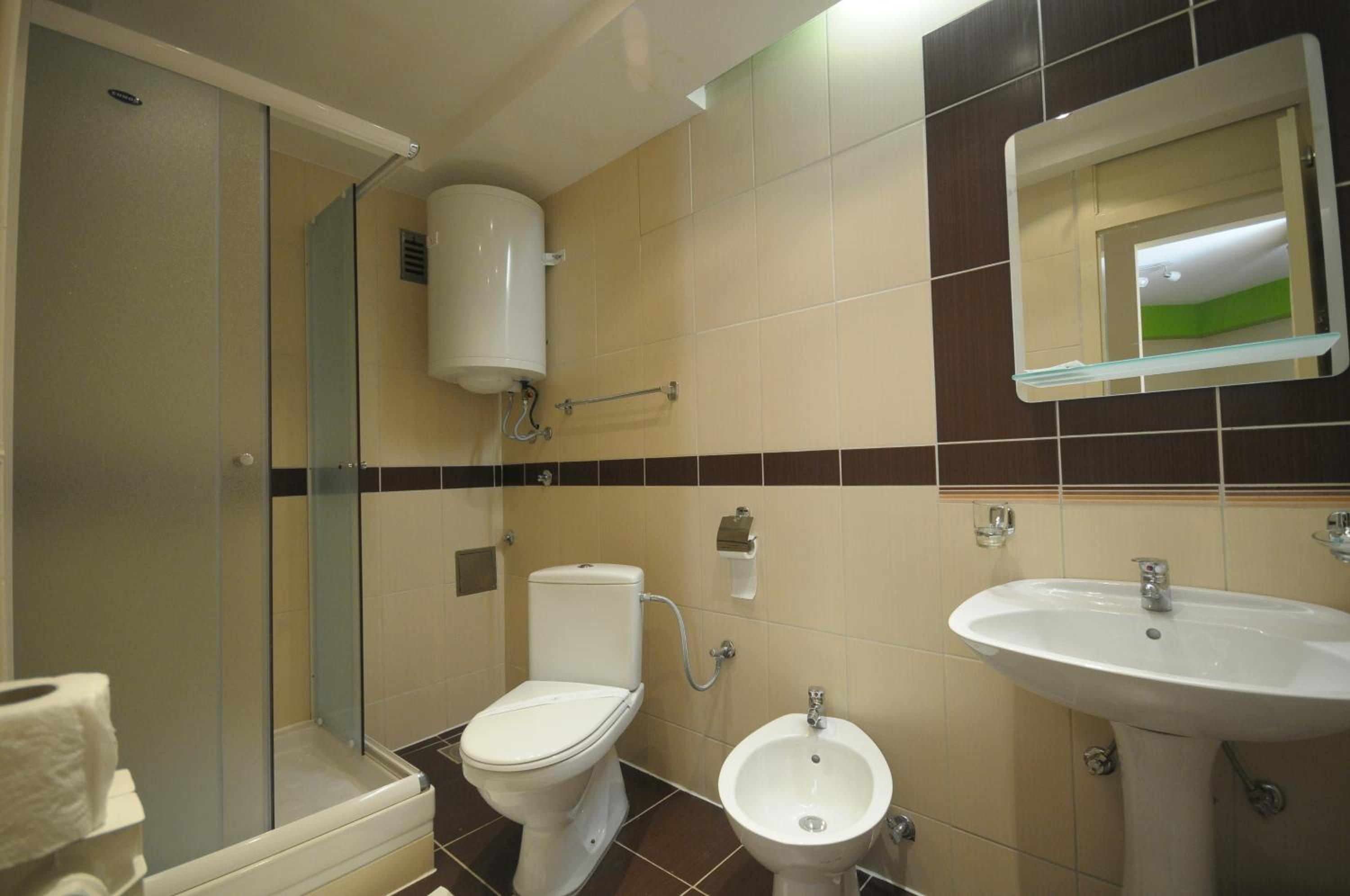One-Bedroom Suite - Photo 2