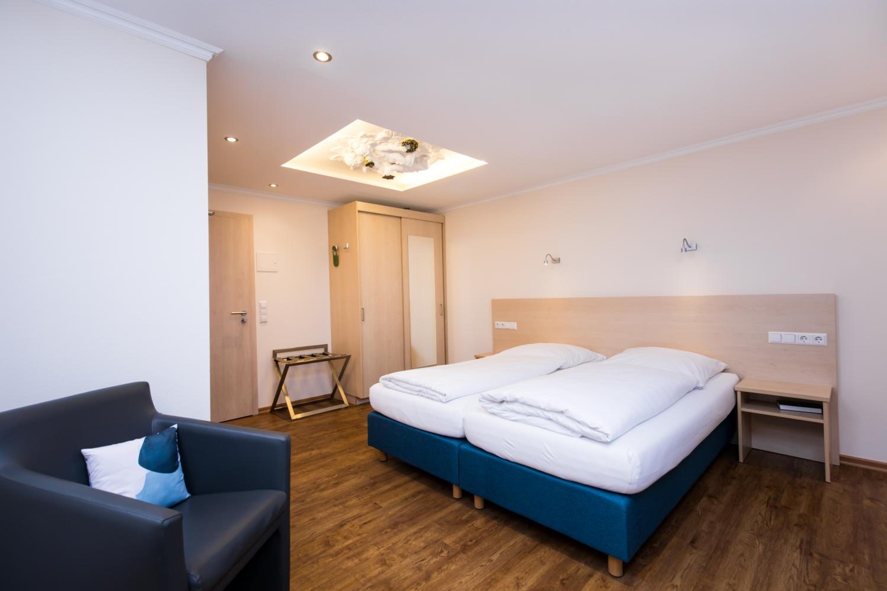 Double Room - Photo 14
