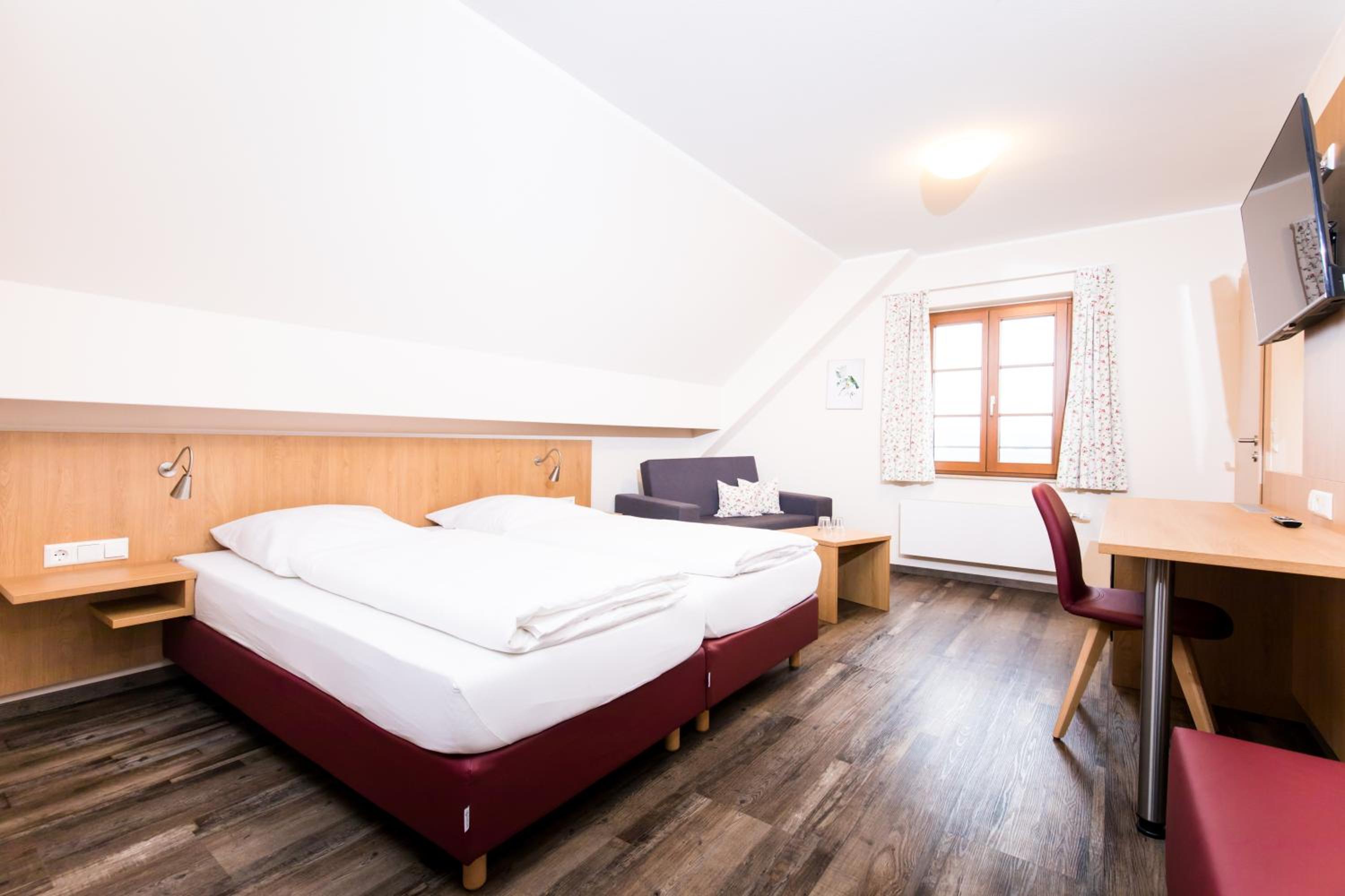 Double Room - Photo 19