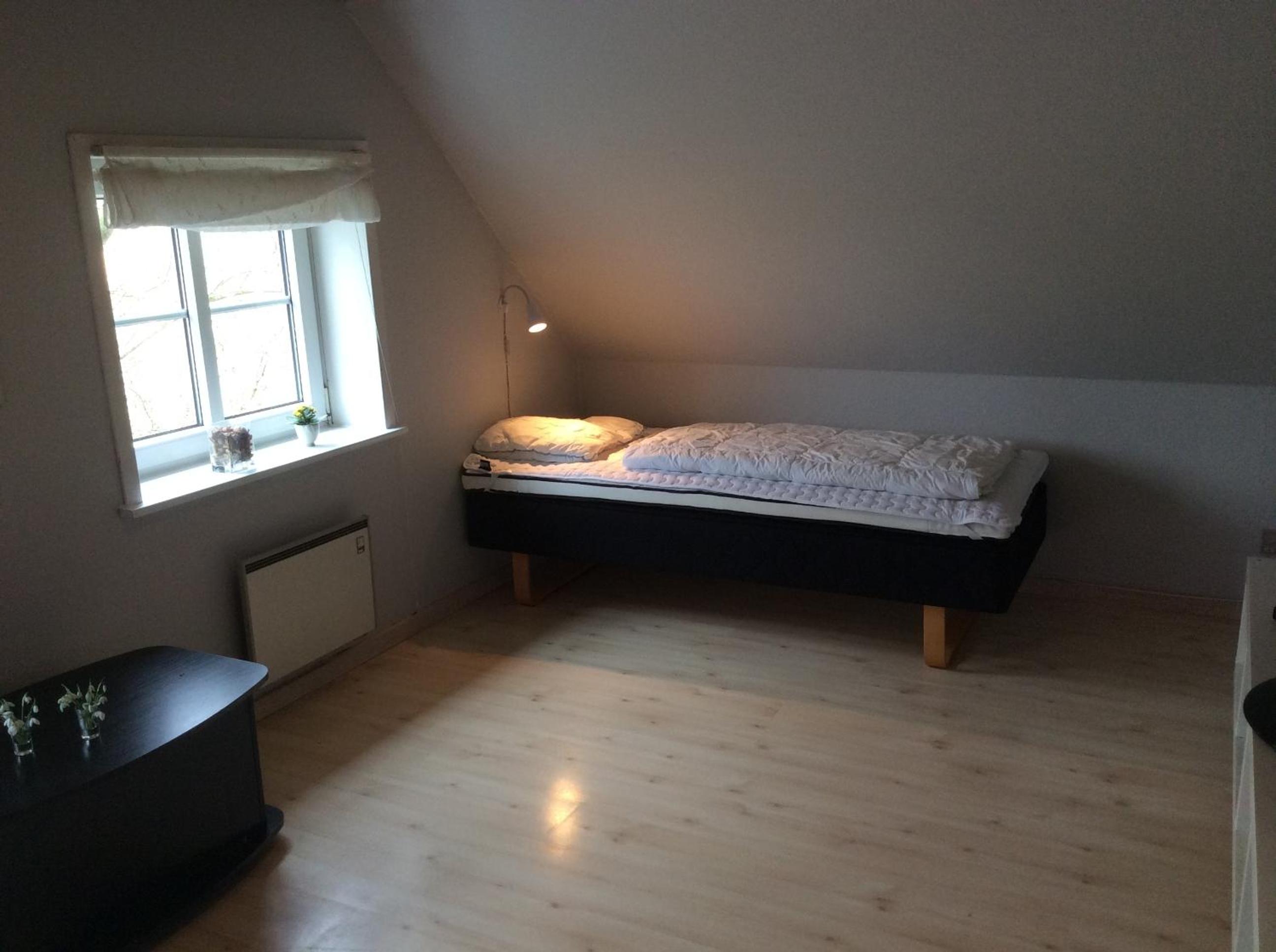 Six-Bedroom House photo 1