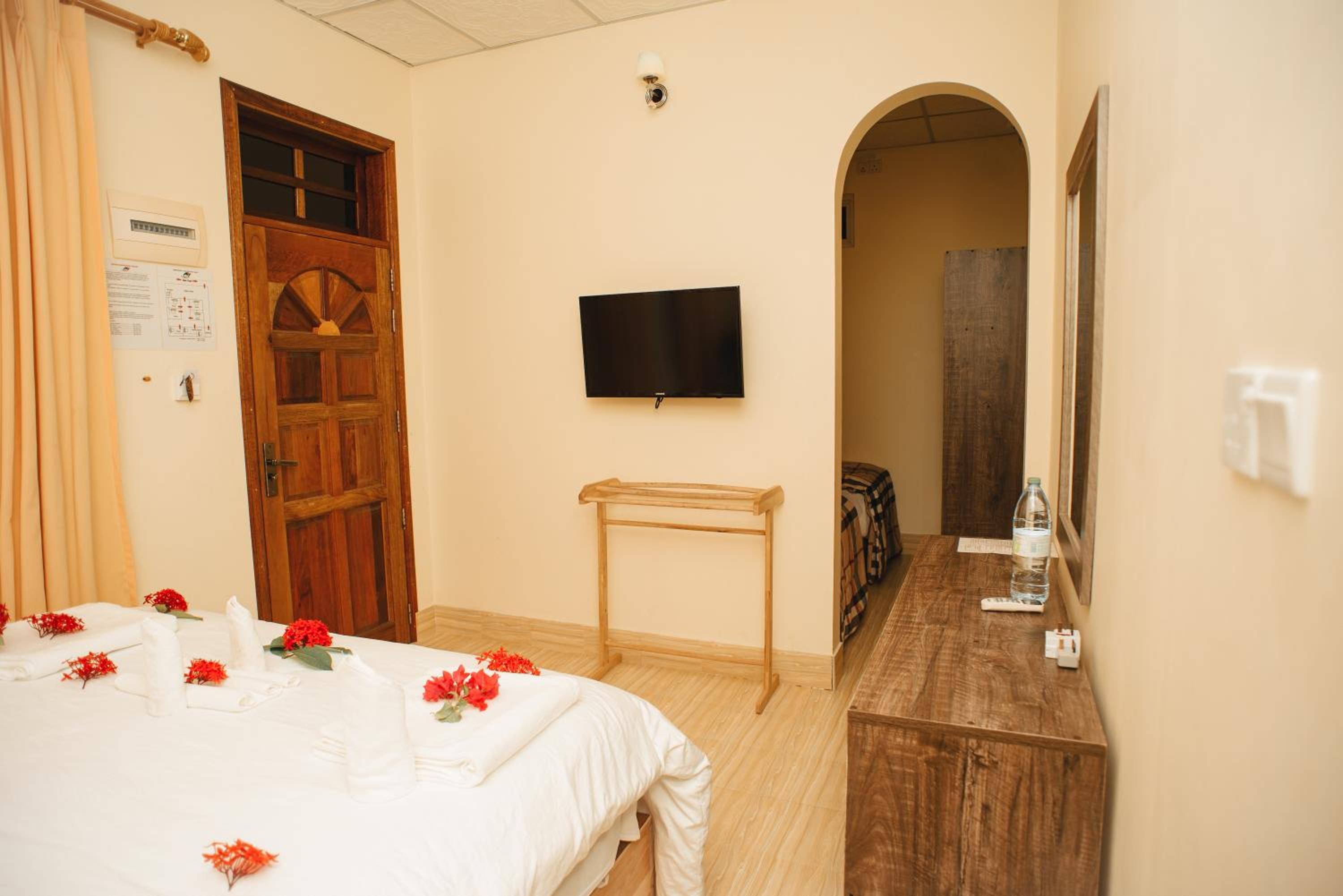 Family Room - Photo 3