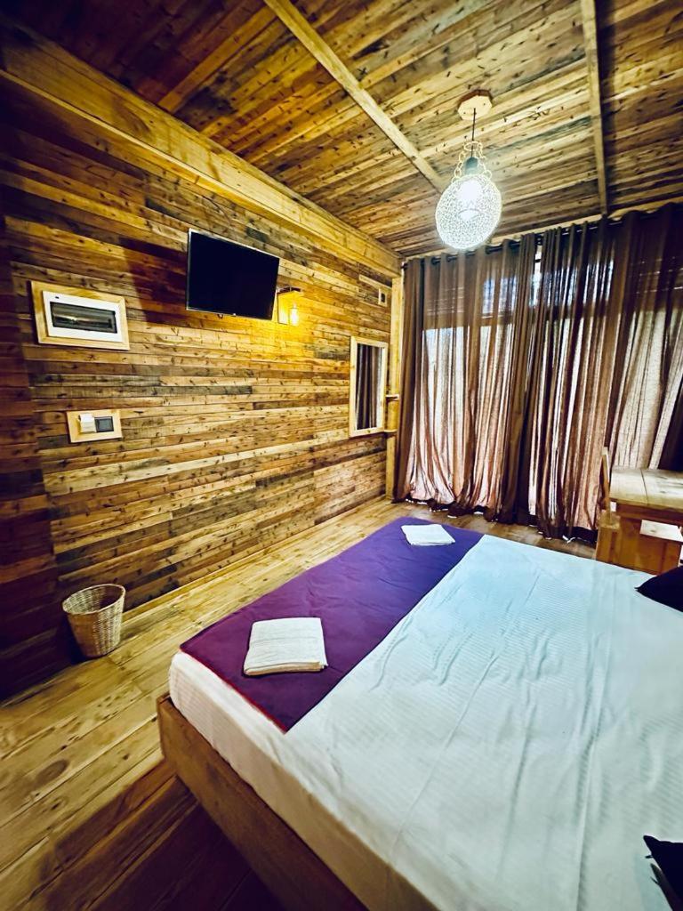 Deluxe Double Room with Balcony photo 1
