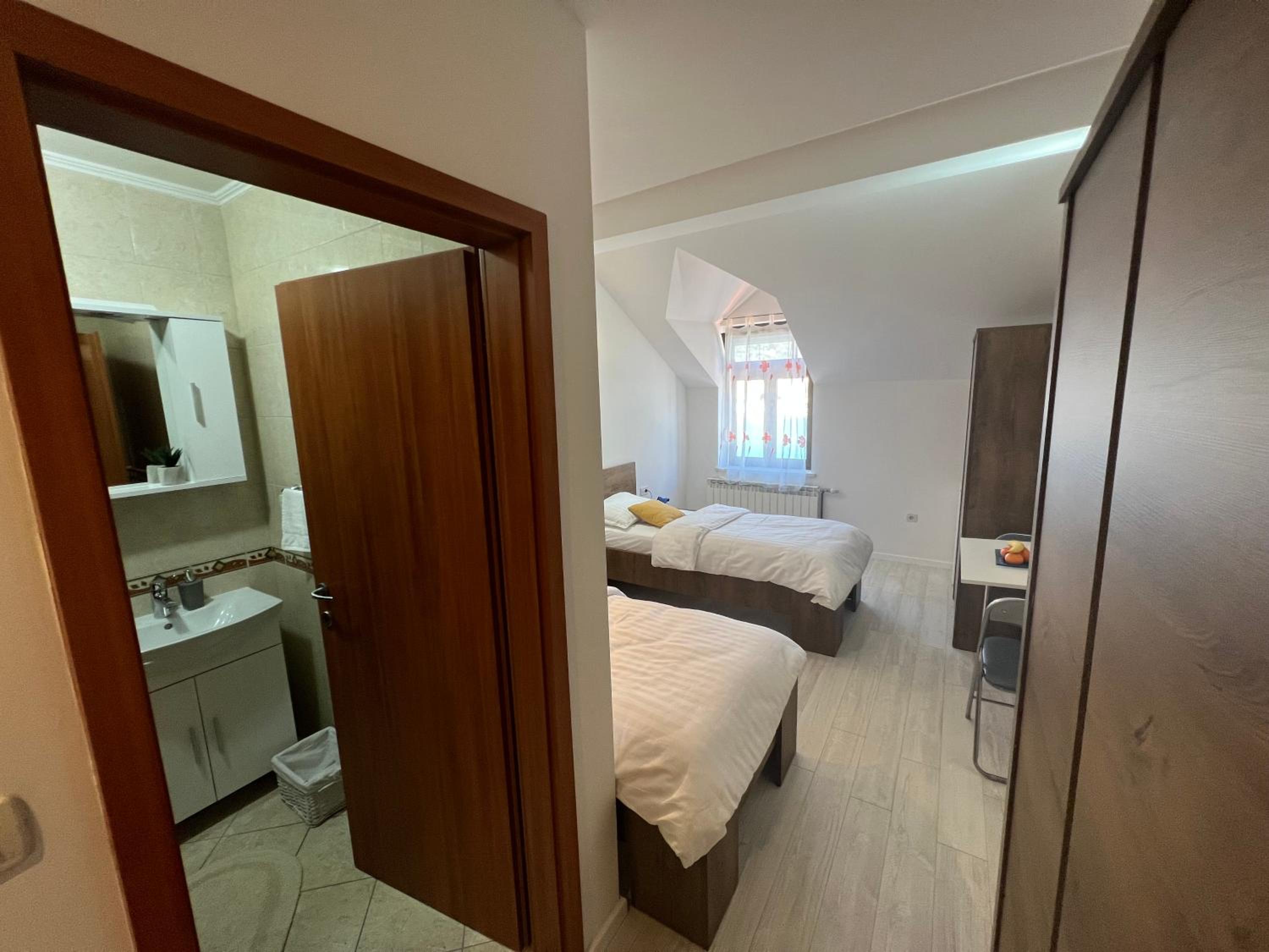 Deluxe Twin Room with Sea View photo 3