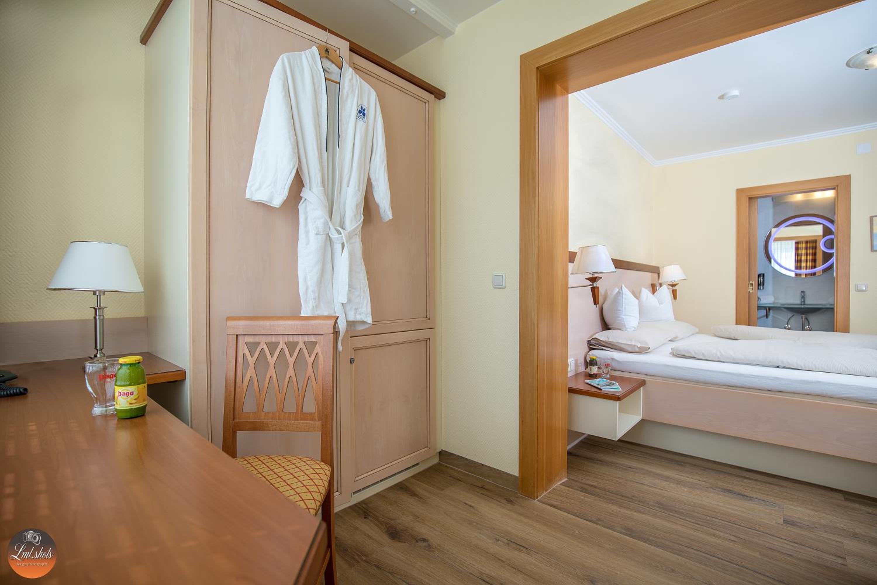 Double Room with Garden View - Photo 4