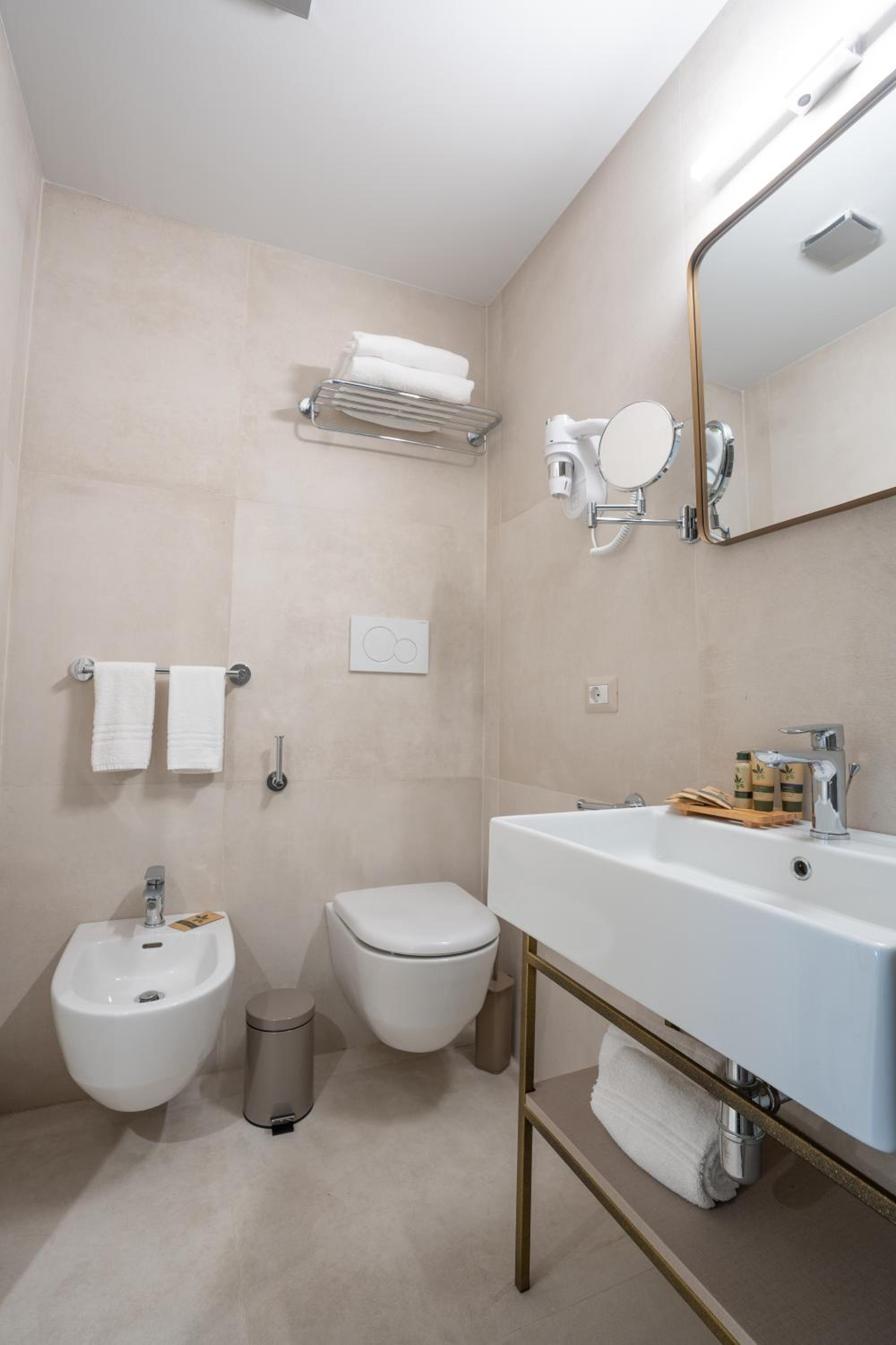 Double Room - Disability Access - Photo 14