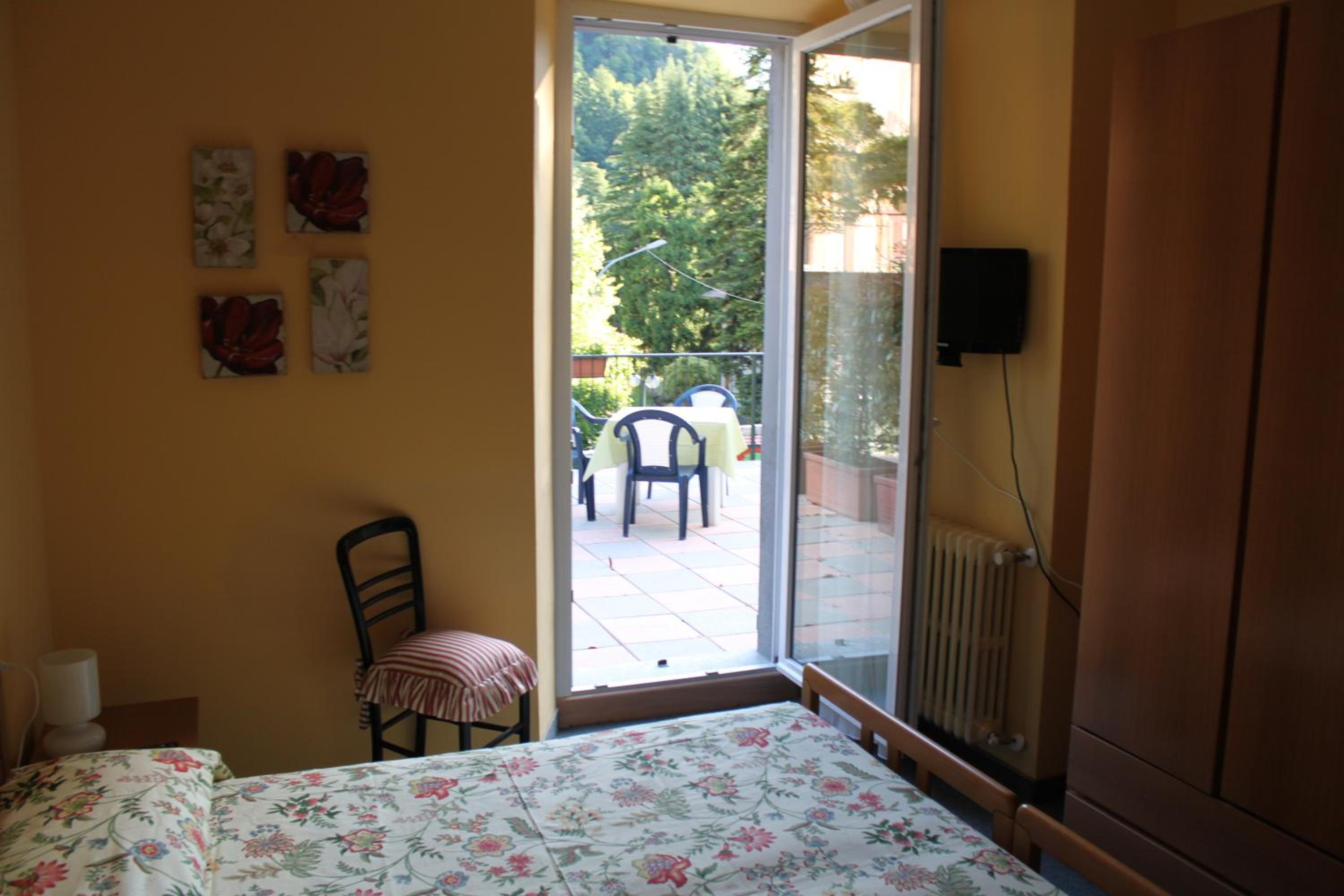 Double Room - Photo 6