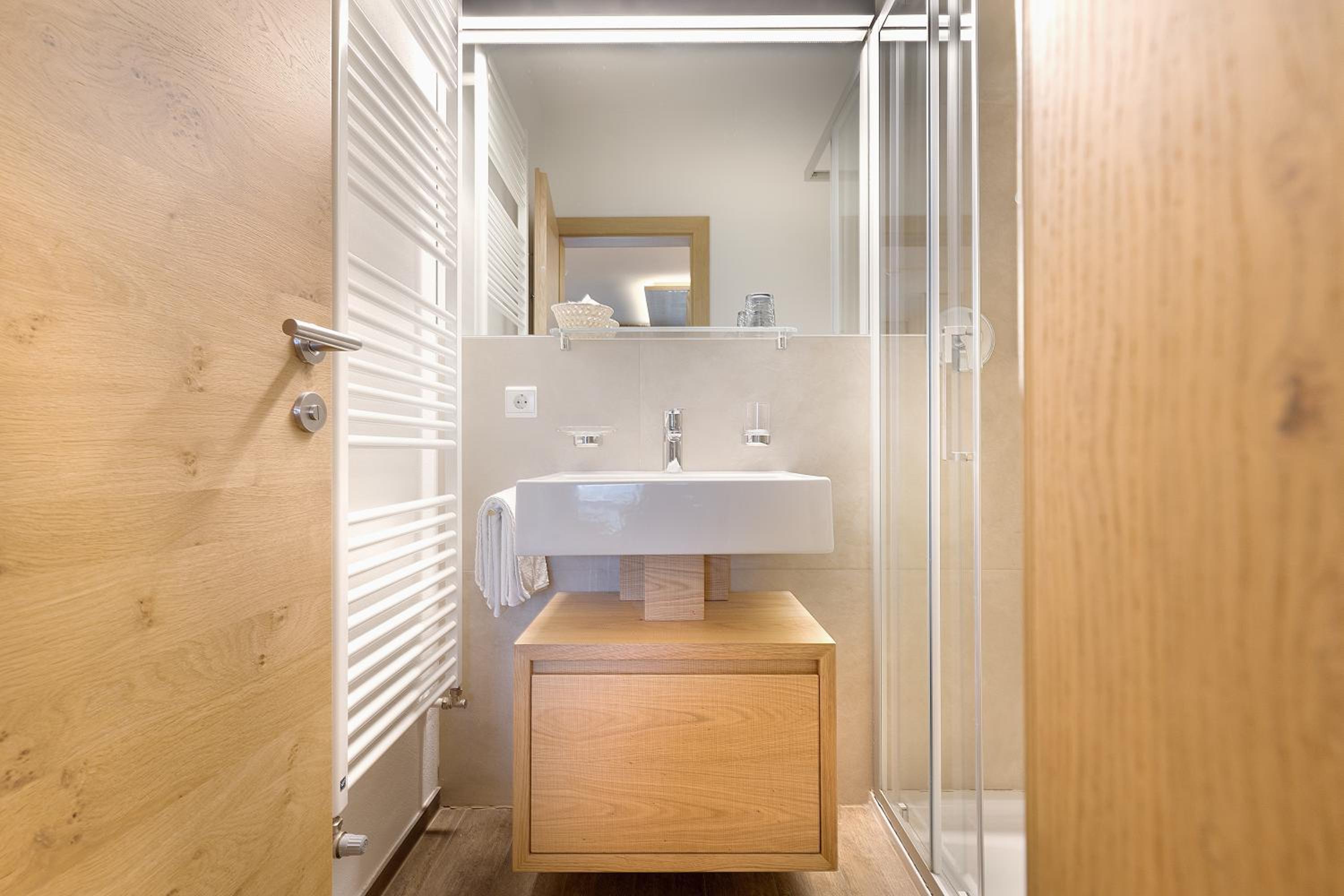 Double Room with Balcony - Photo 4