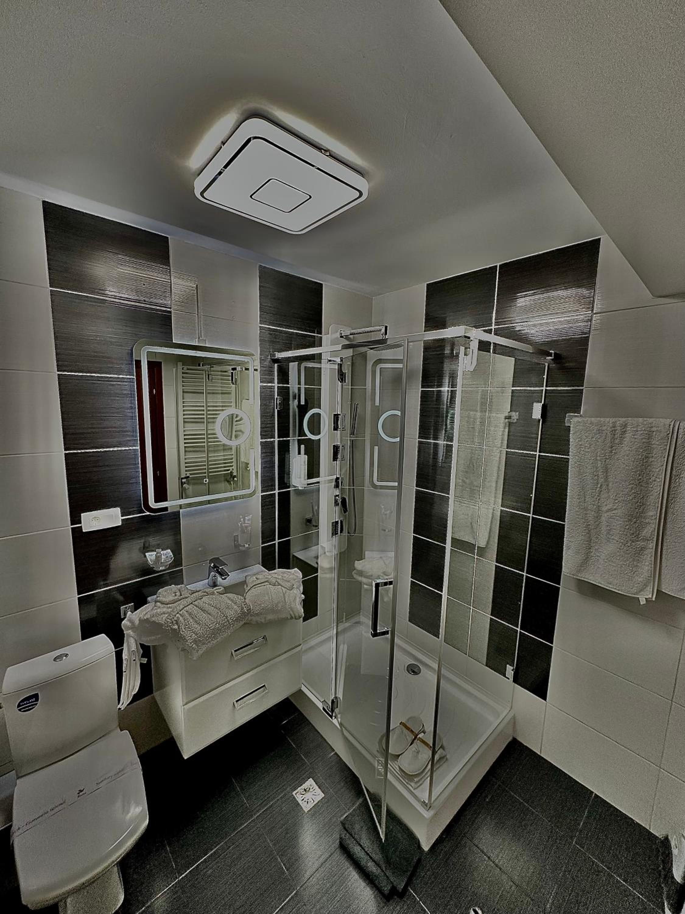 Studio Apartment - Photo 6