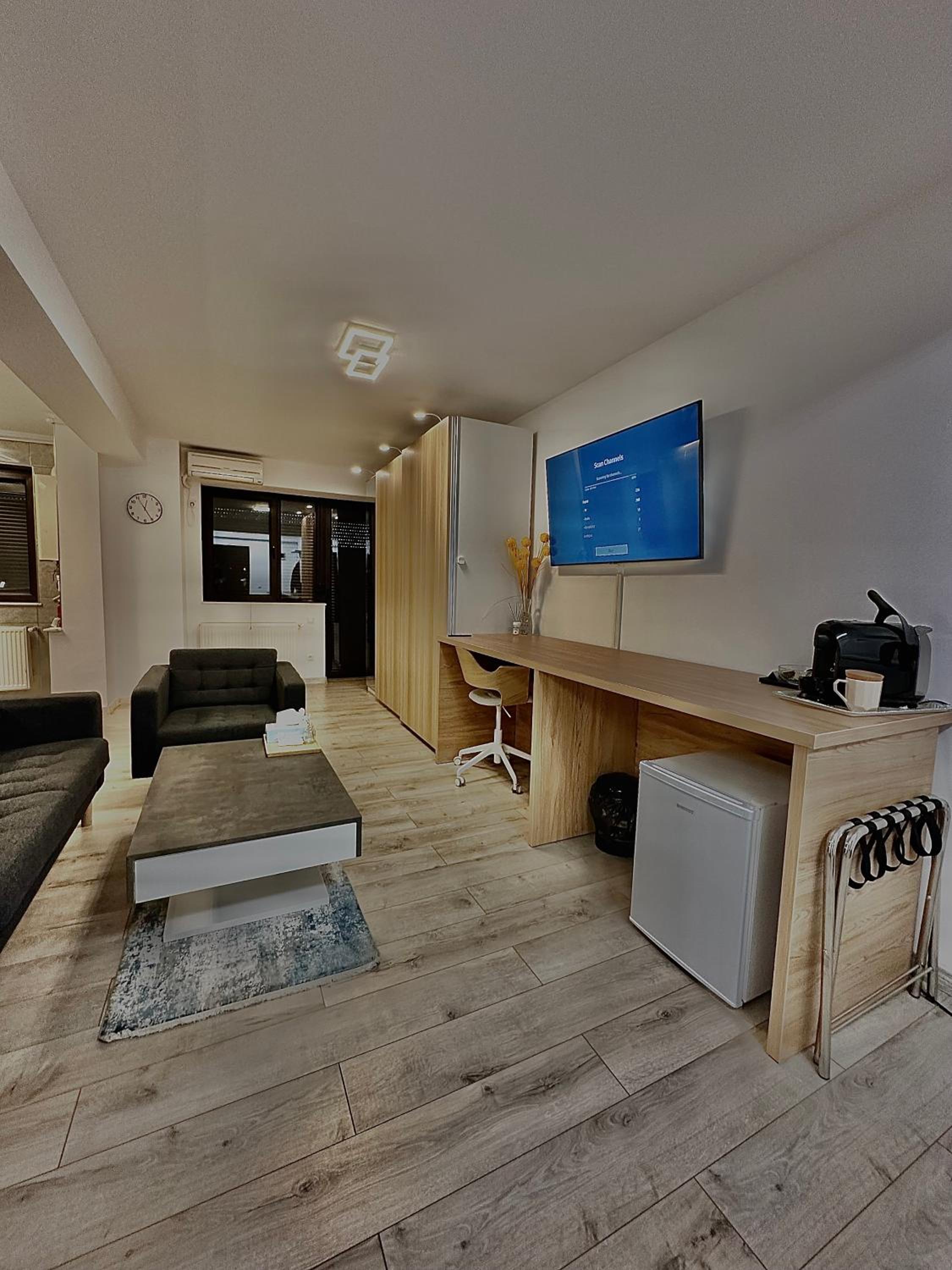 Studio Apartment - Photo 4