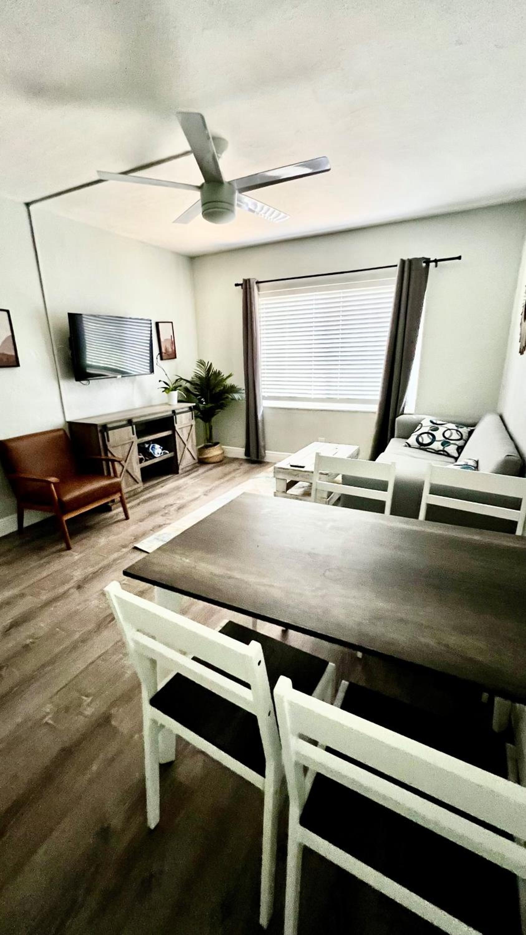 Deluxe One Bedroom Queen with Kitchen and Sofa Bed - Photo 1