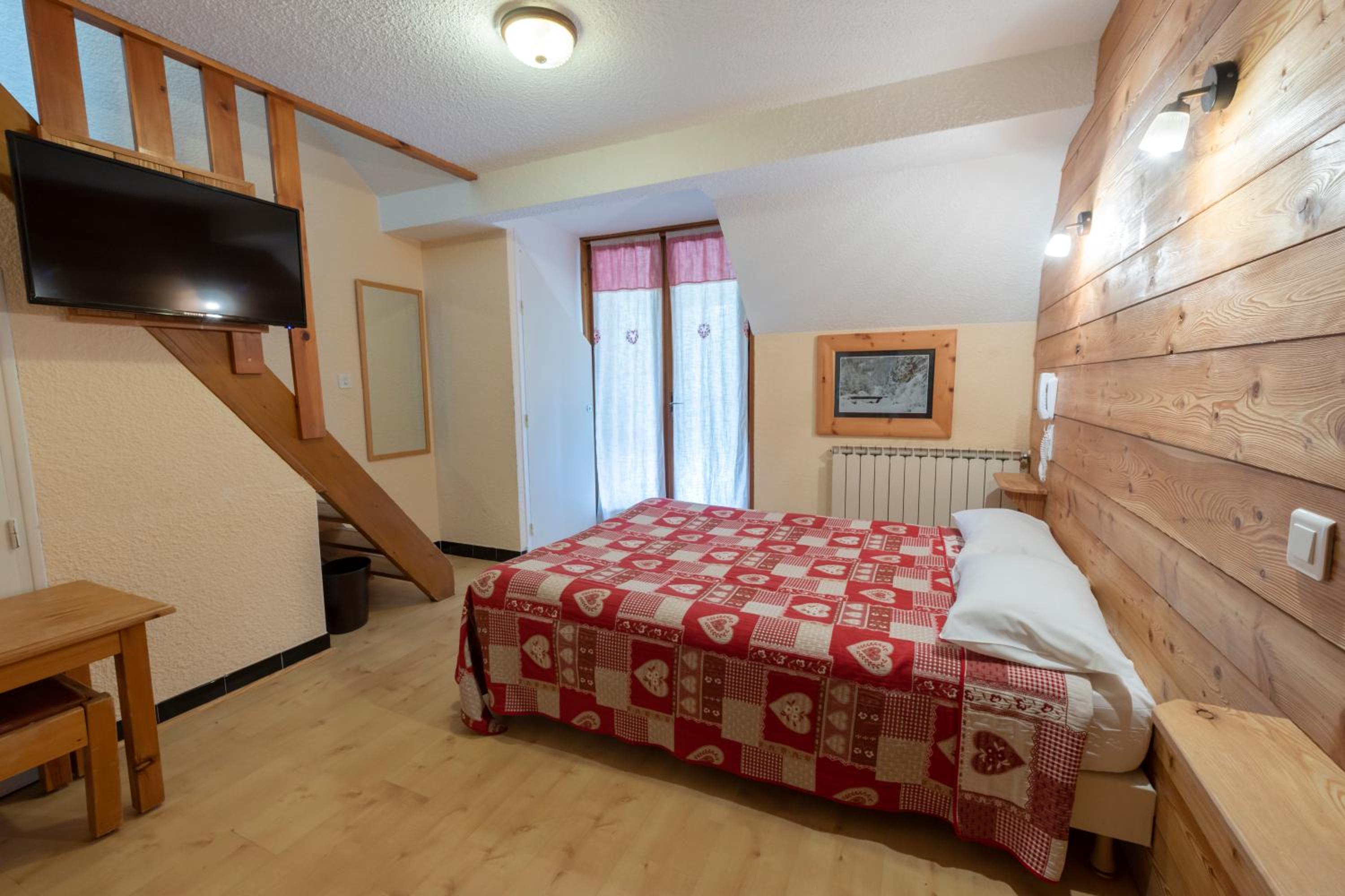 Quadruple Room - Photo 4