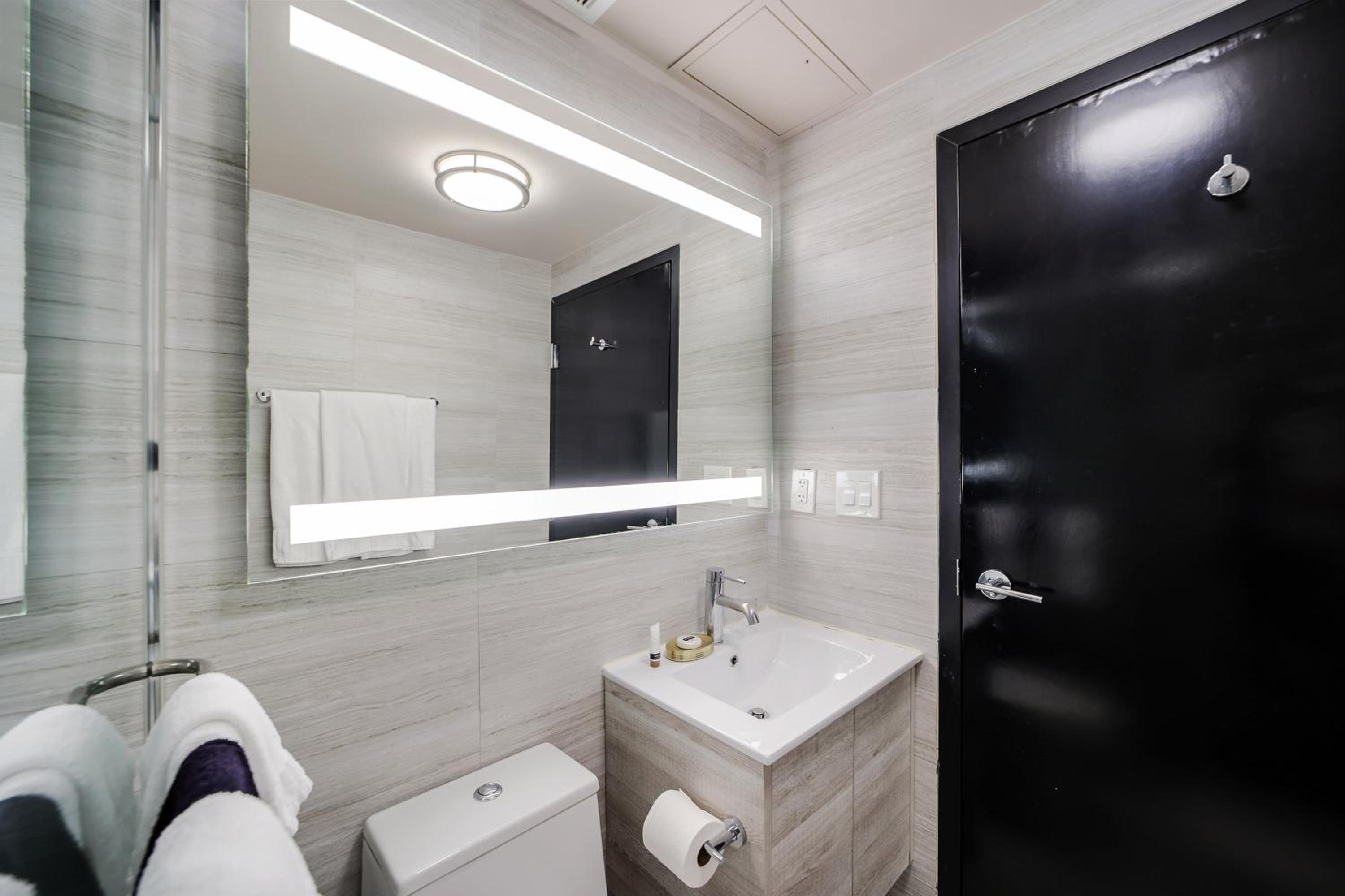 Double Room - Photo 7