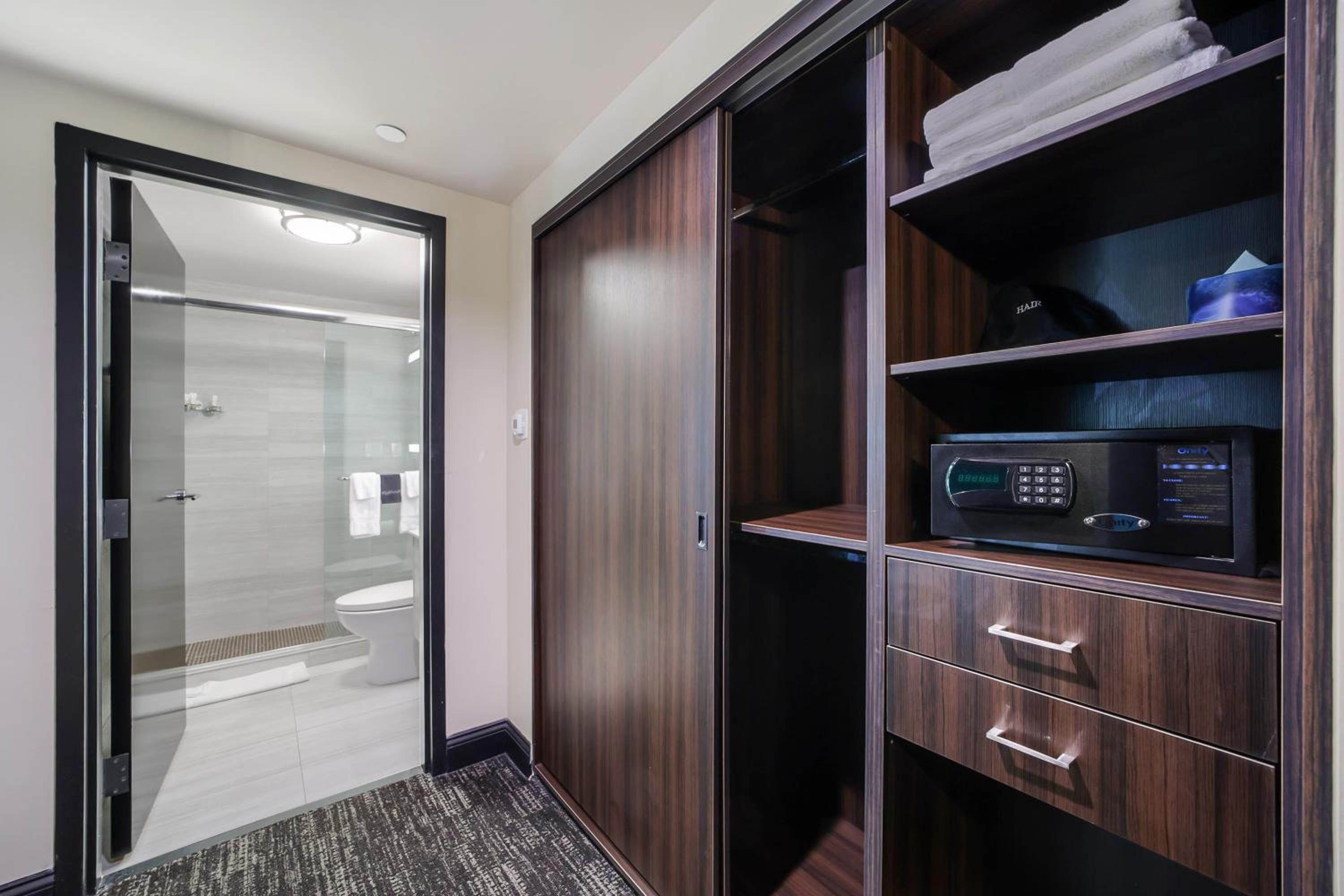 Double Room - Photo 10