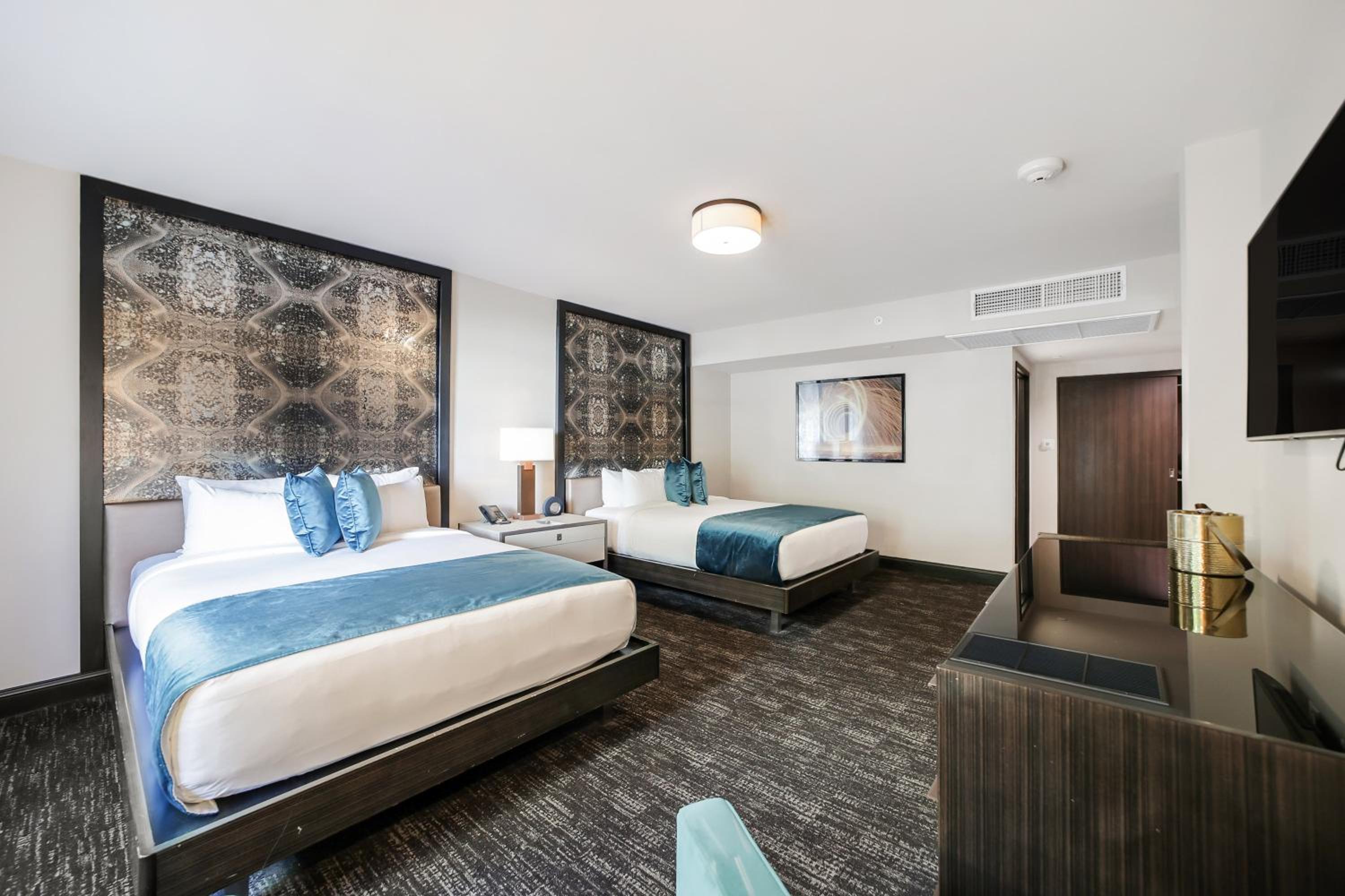 Double Room - Photo 8