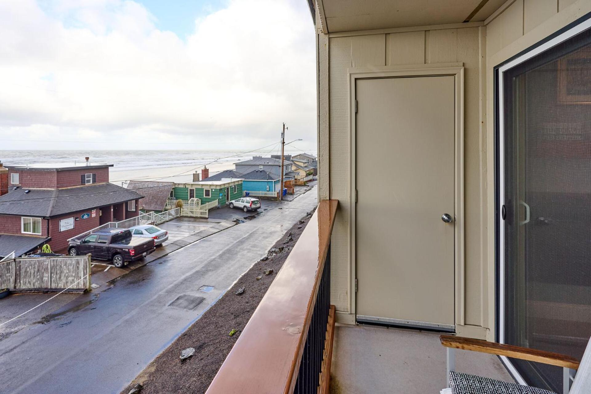 King Suite with Sea View - No Pets photo 2