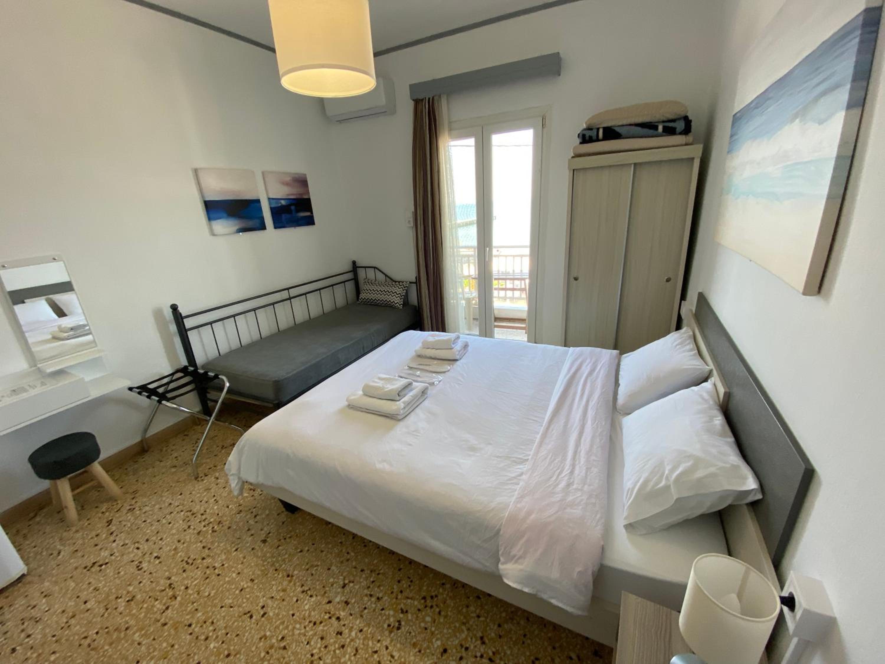 Deluxe Triple Room with Sea View photo 1