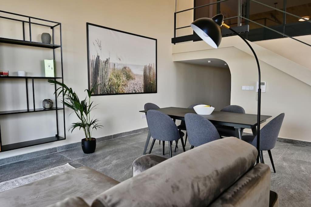 Three-Bedroom Apartment photo 2