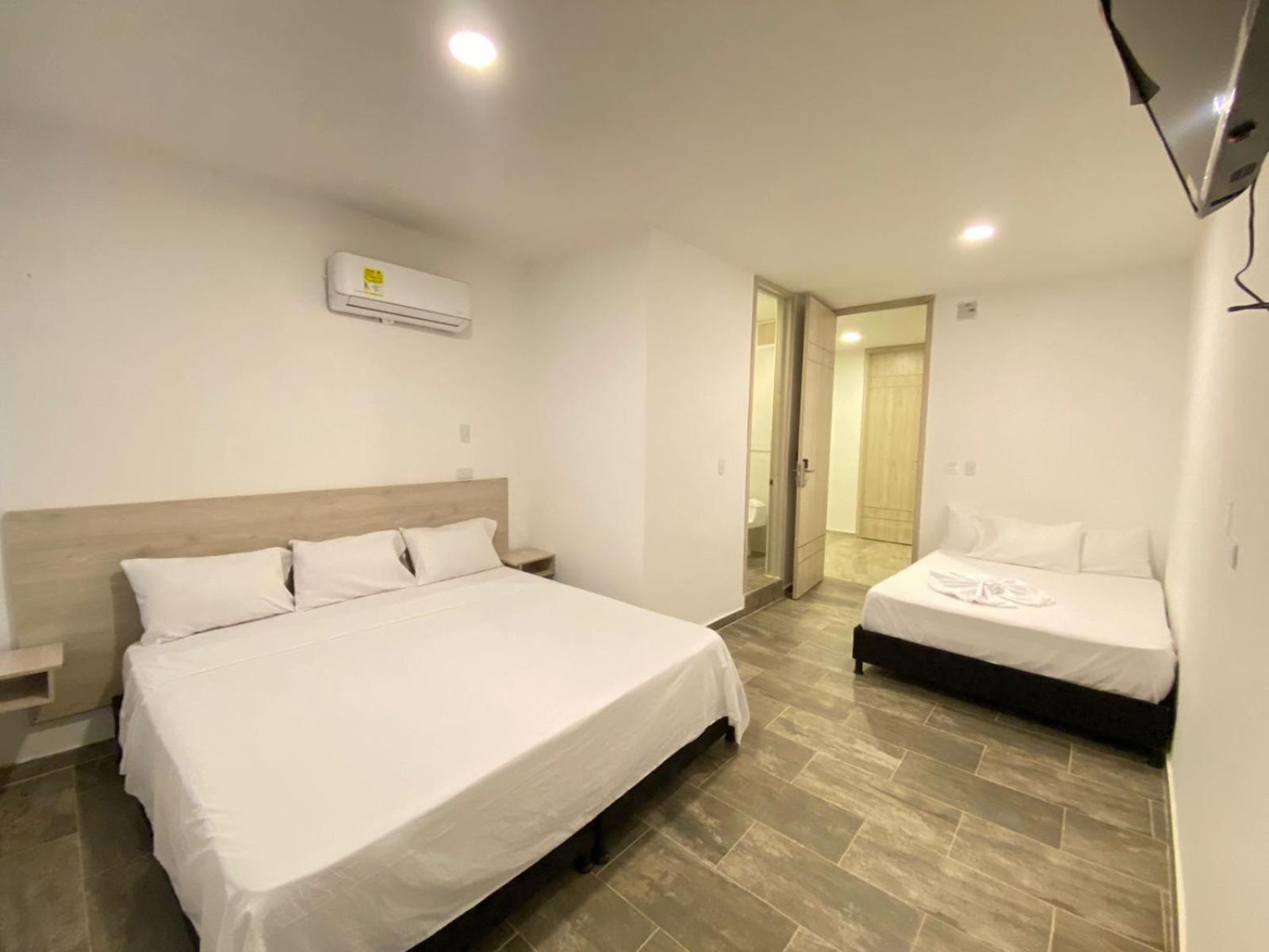 King Room with Two King Beds photo 1