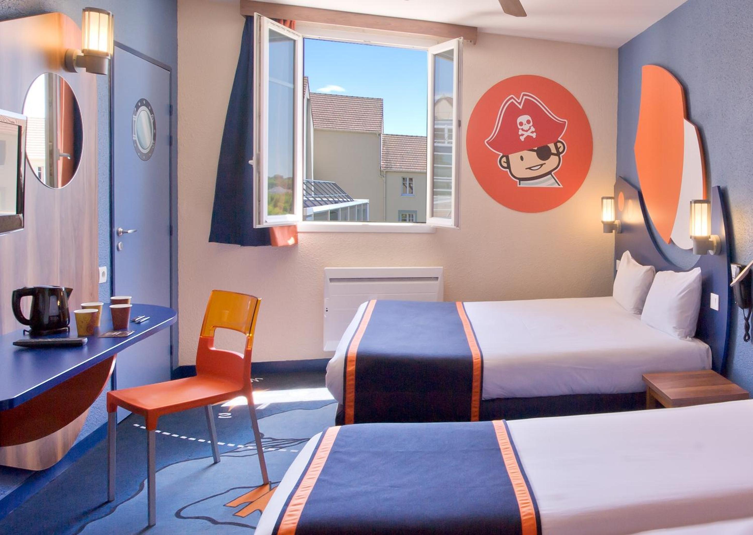 Family Room (Up to 4 / Twin Beds) photo 3