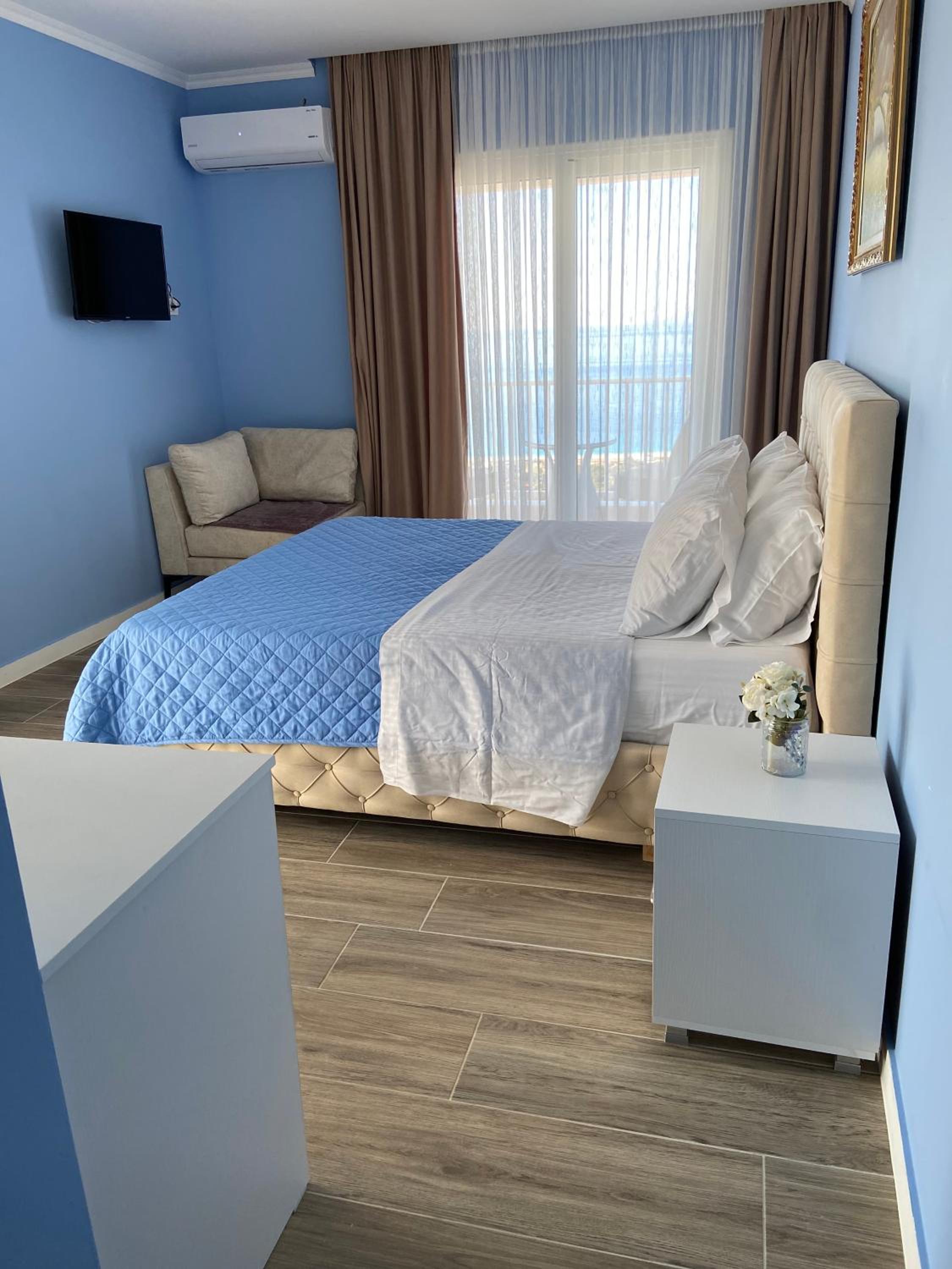 Queen Room with Sea View