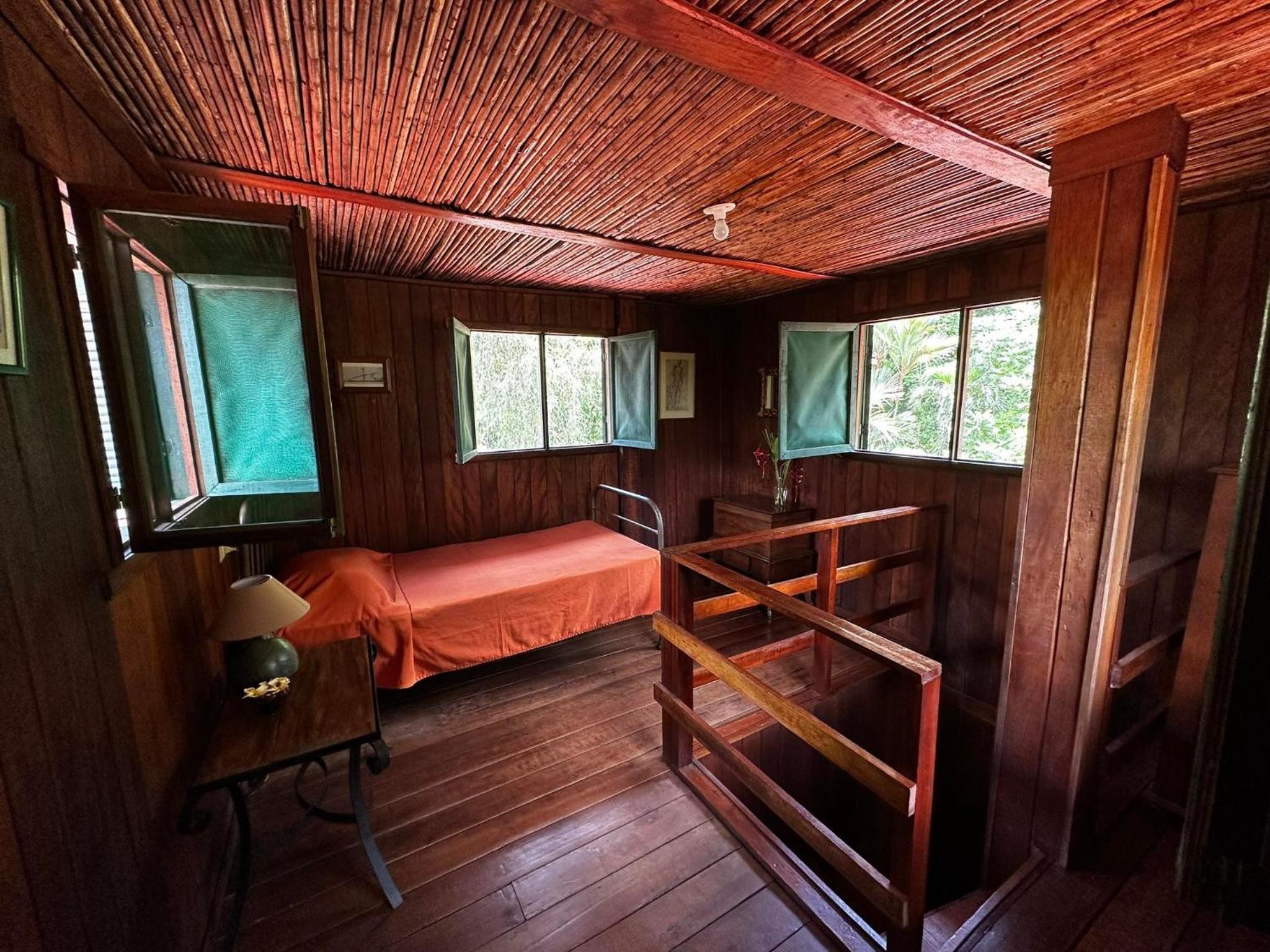 Single Room with Shared Bathroom photo 1