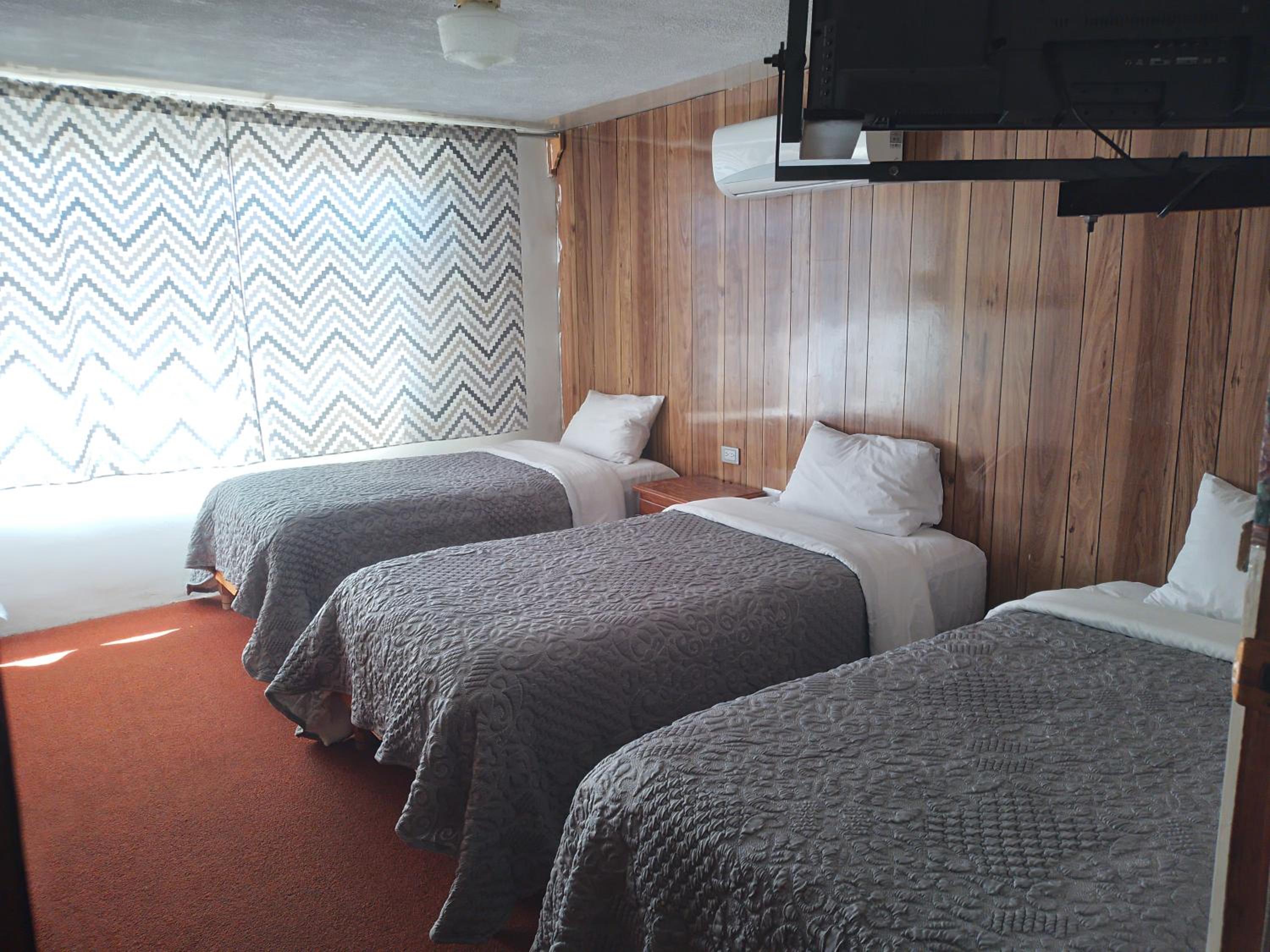 Triple Room With Private Bathroom photo 1