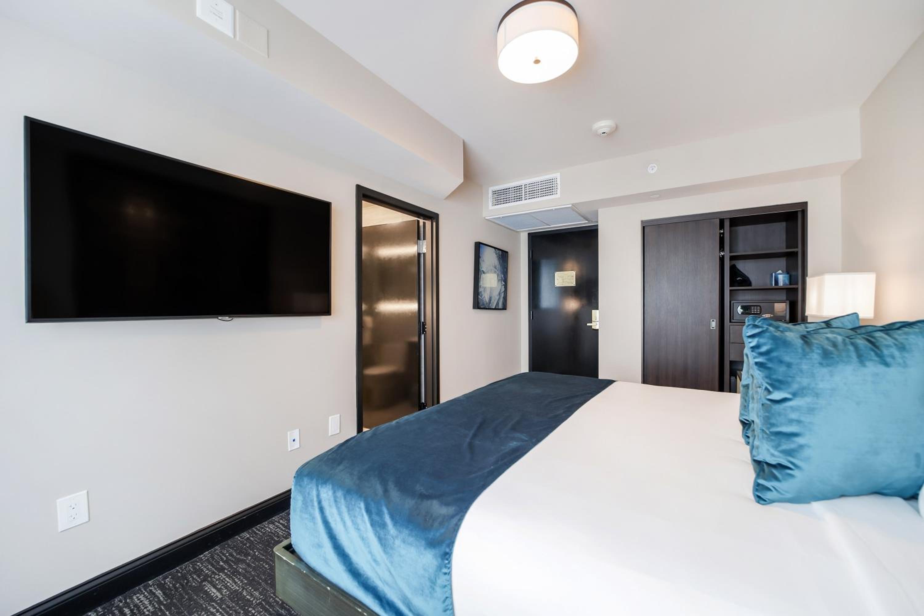 Queen Room - Photo 5