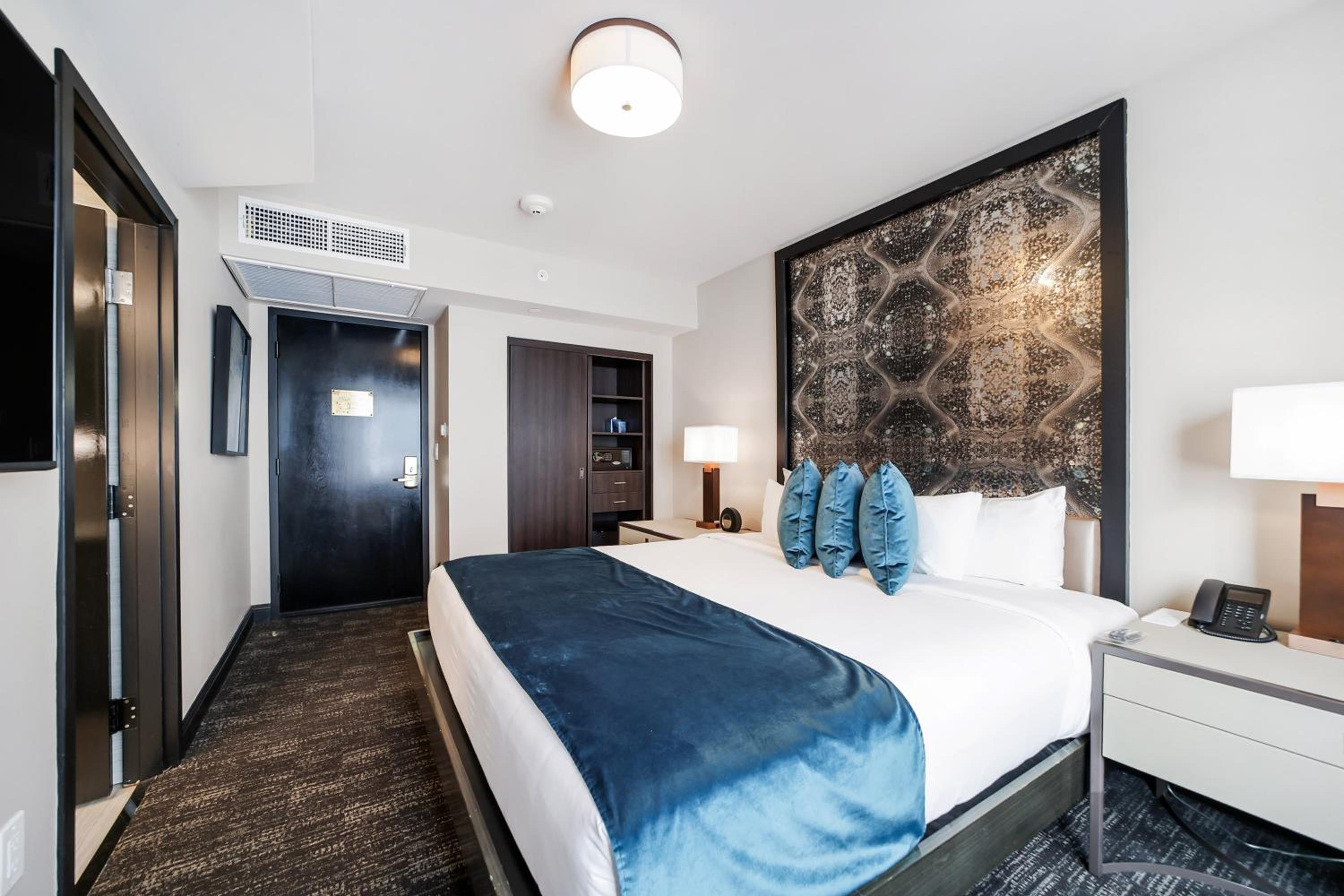 Queen Room - Photo 4