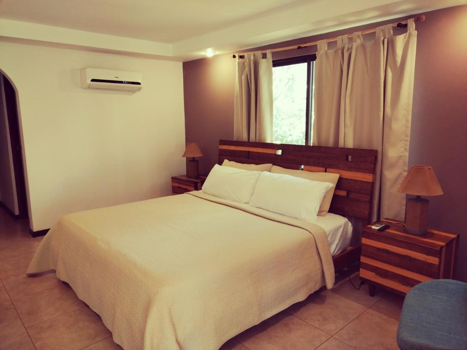 Deluxe King Room photo 2