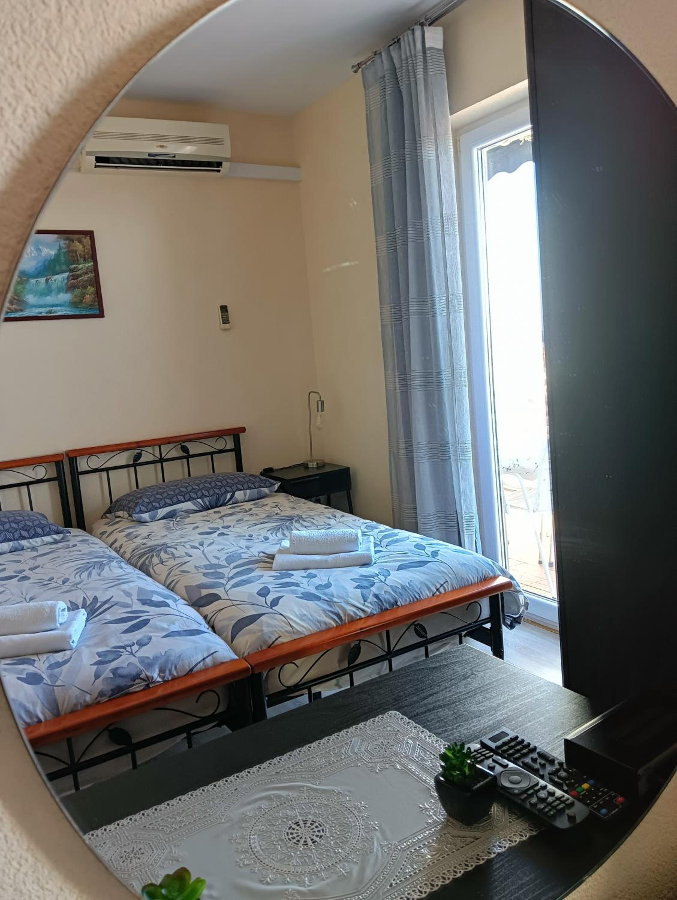 Apartment with Balcony and Sea View